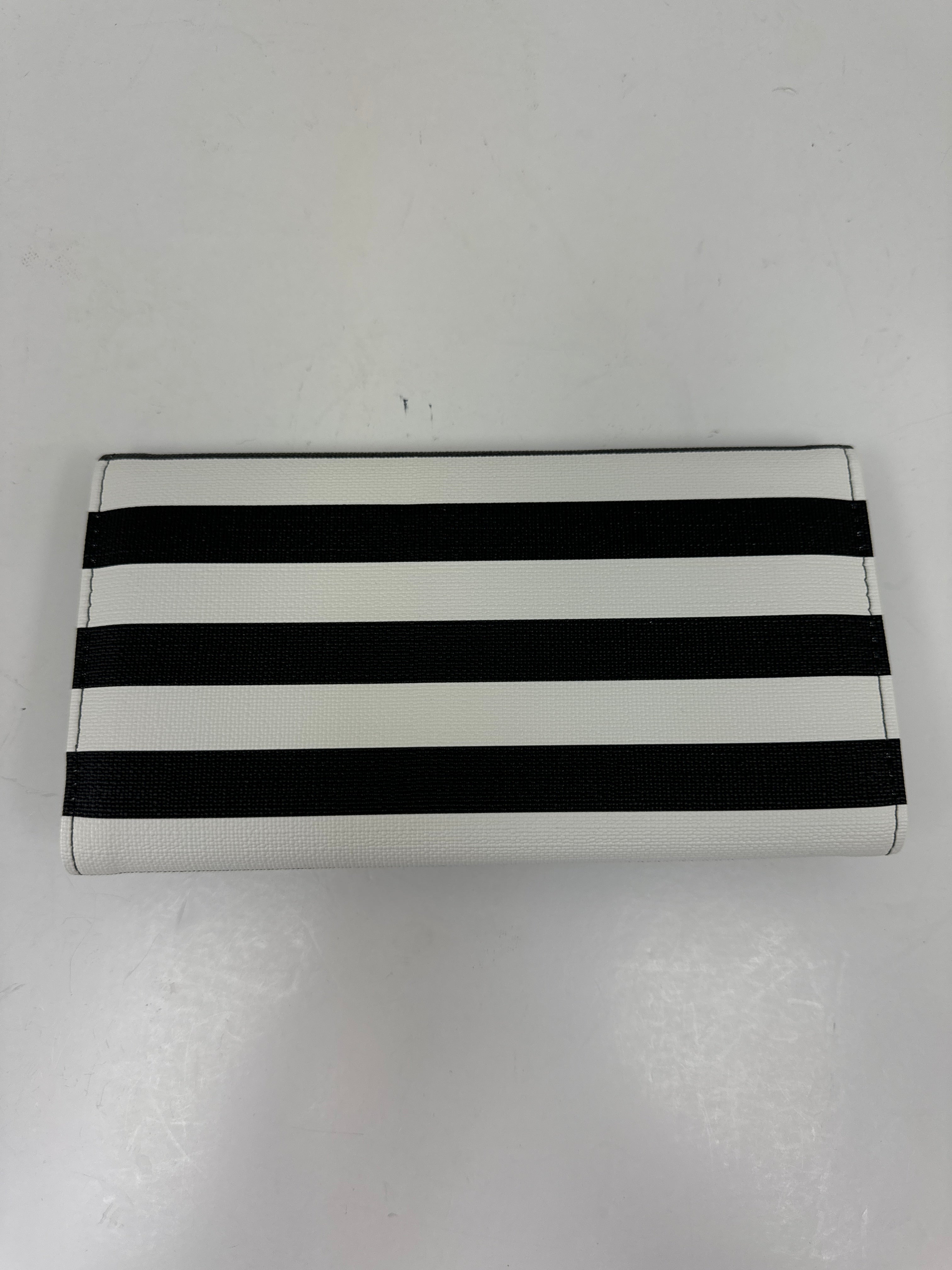 Wallet Kut. Size Large