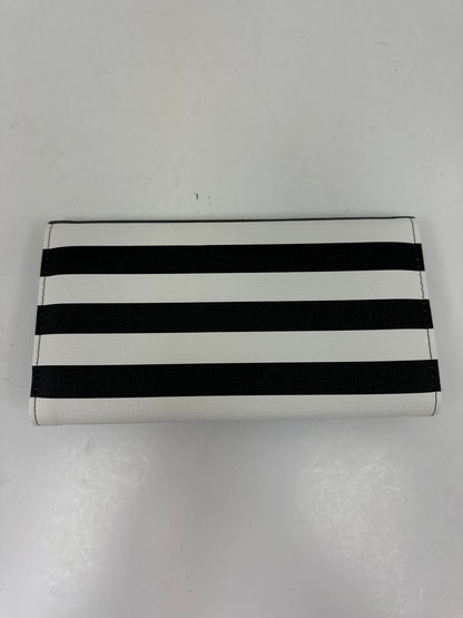 Wallet Kut. Size Large