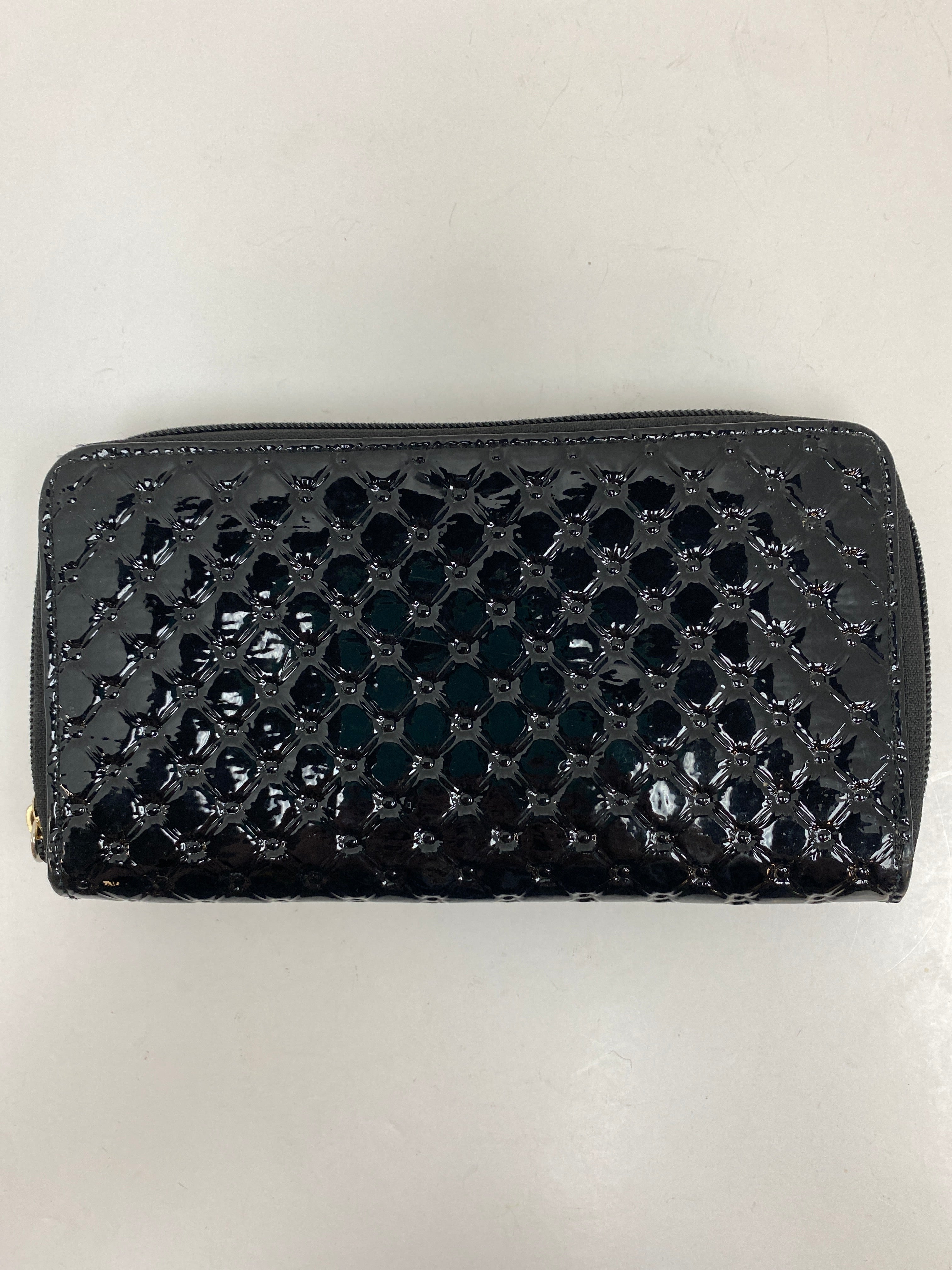 Wallet By Kenneth Cole. Size: Large