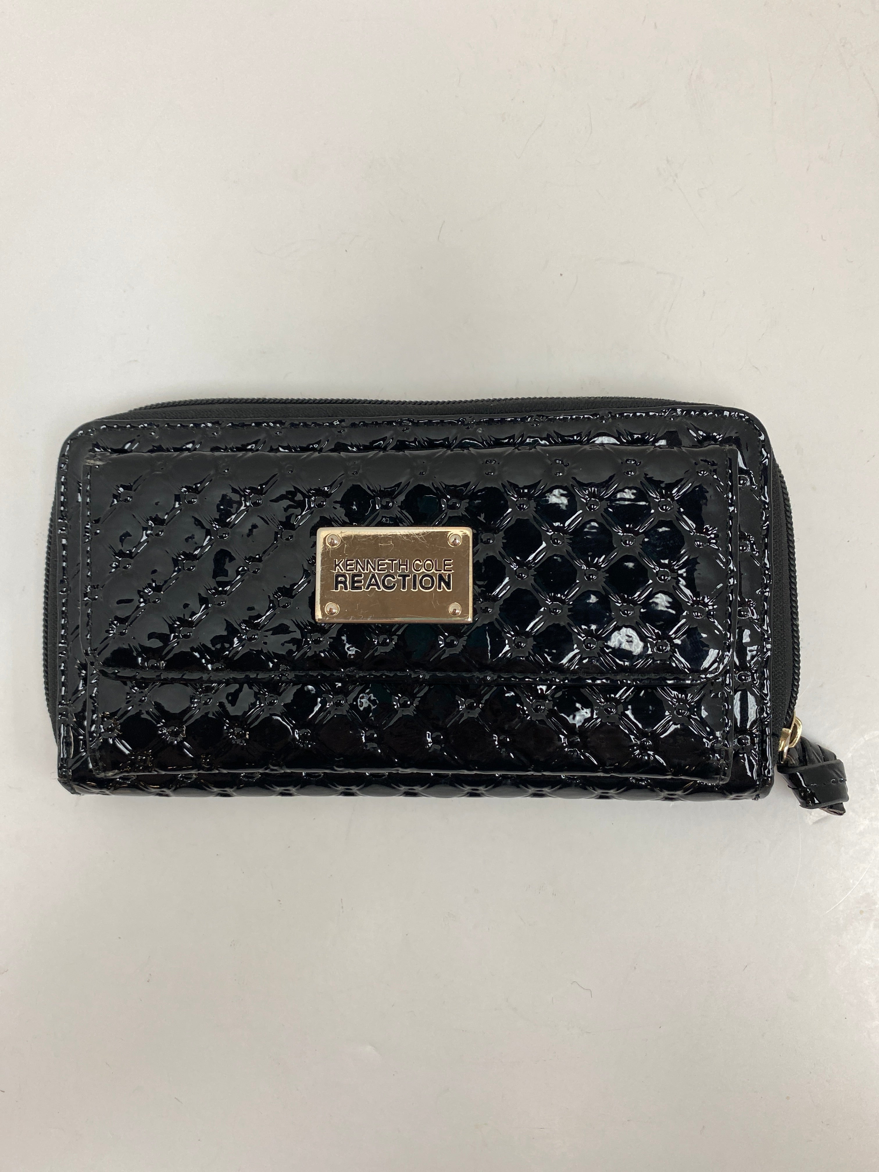 Wallet By Kenneth Cole. Size: Large