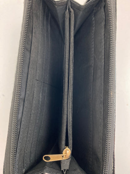 Wallet By Kenneth Cole. Size: Large