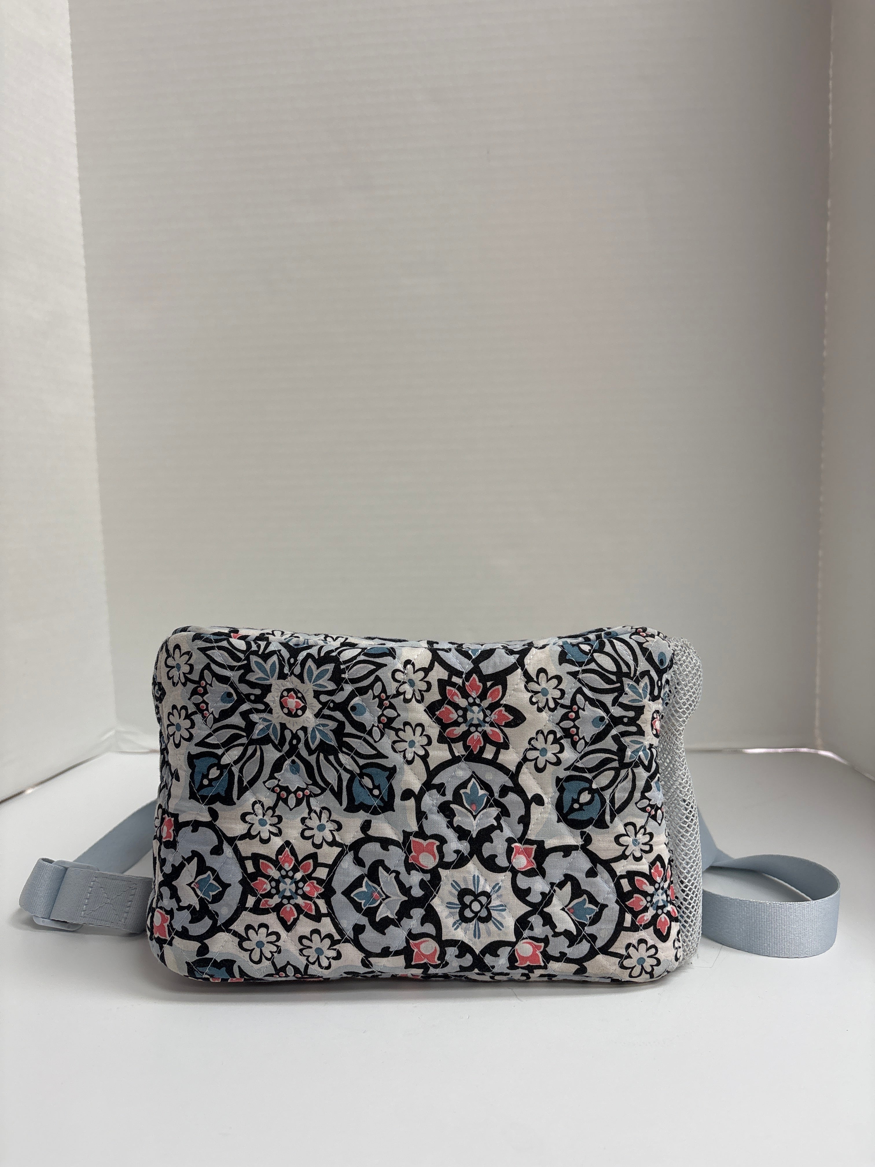 Luggage By Vera Bradley. Size: Medium