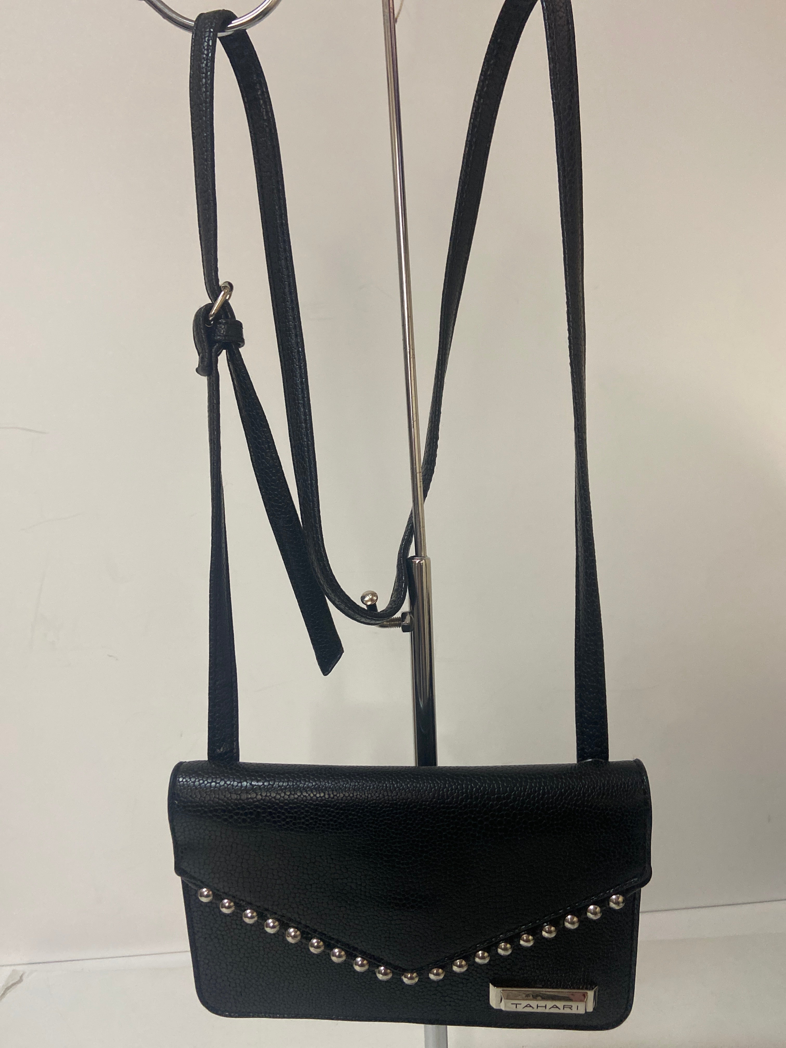 Crossbody By Tahari By Arthur Levine. Size: Medium
