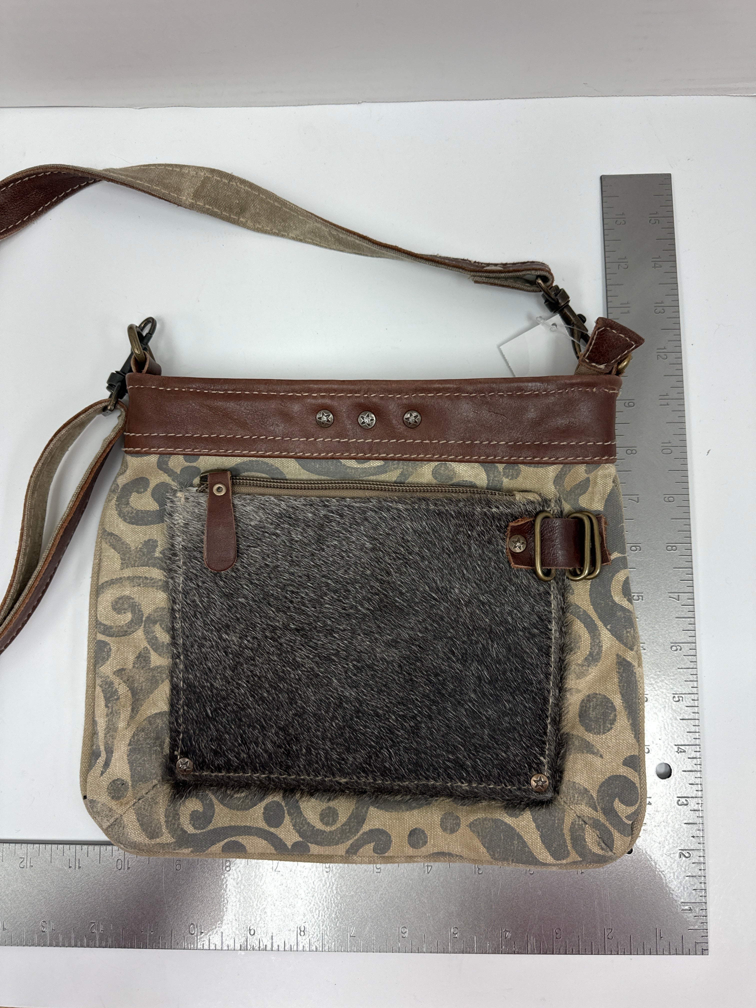 Crossbody By Myra. Size: Medium