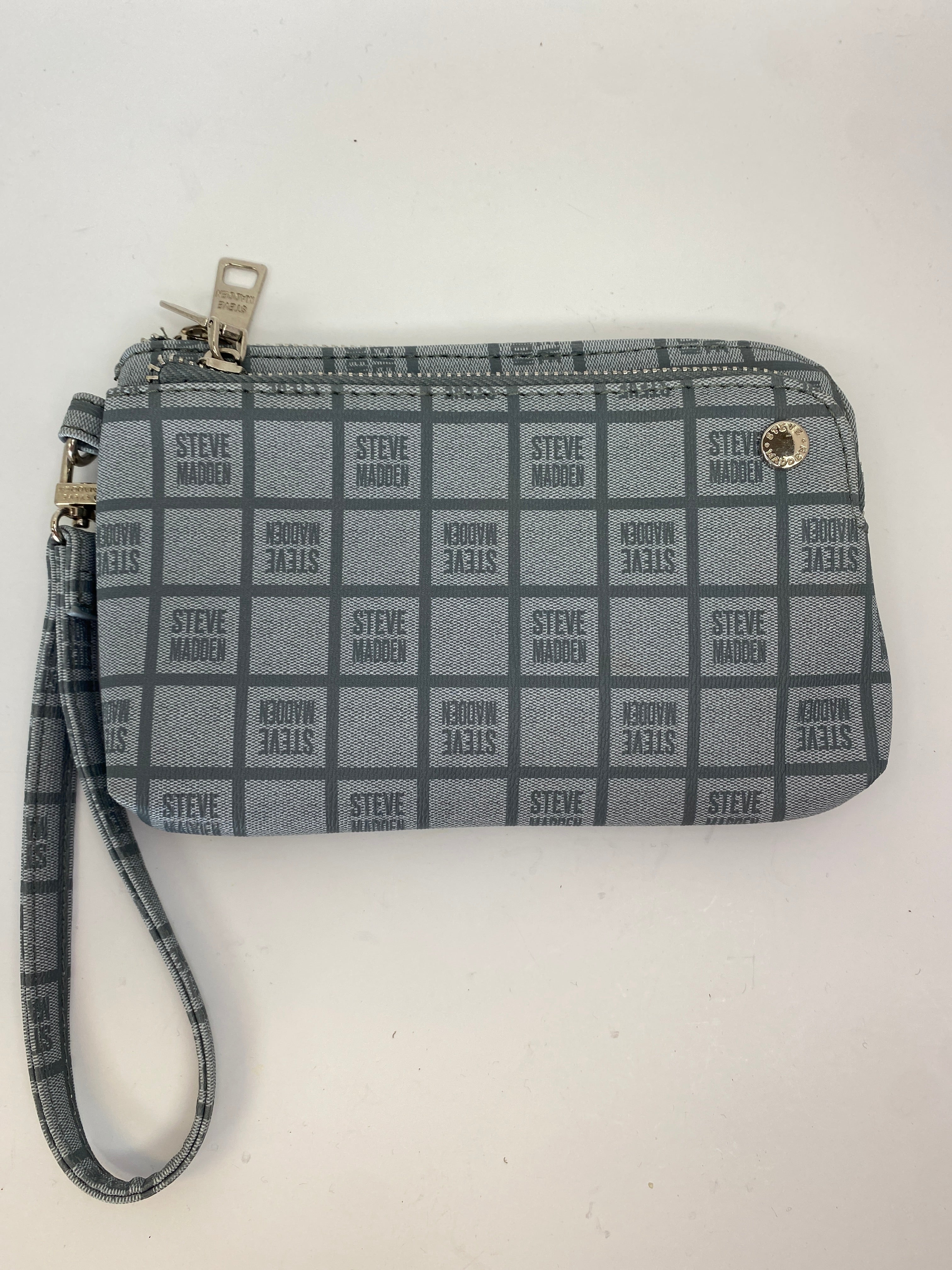 Wristlet By Steve Madden. Size: Large