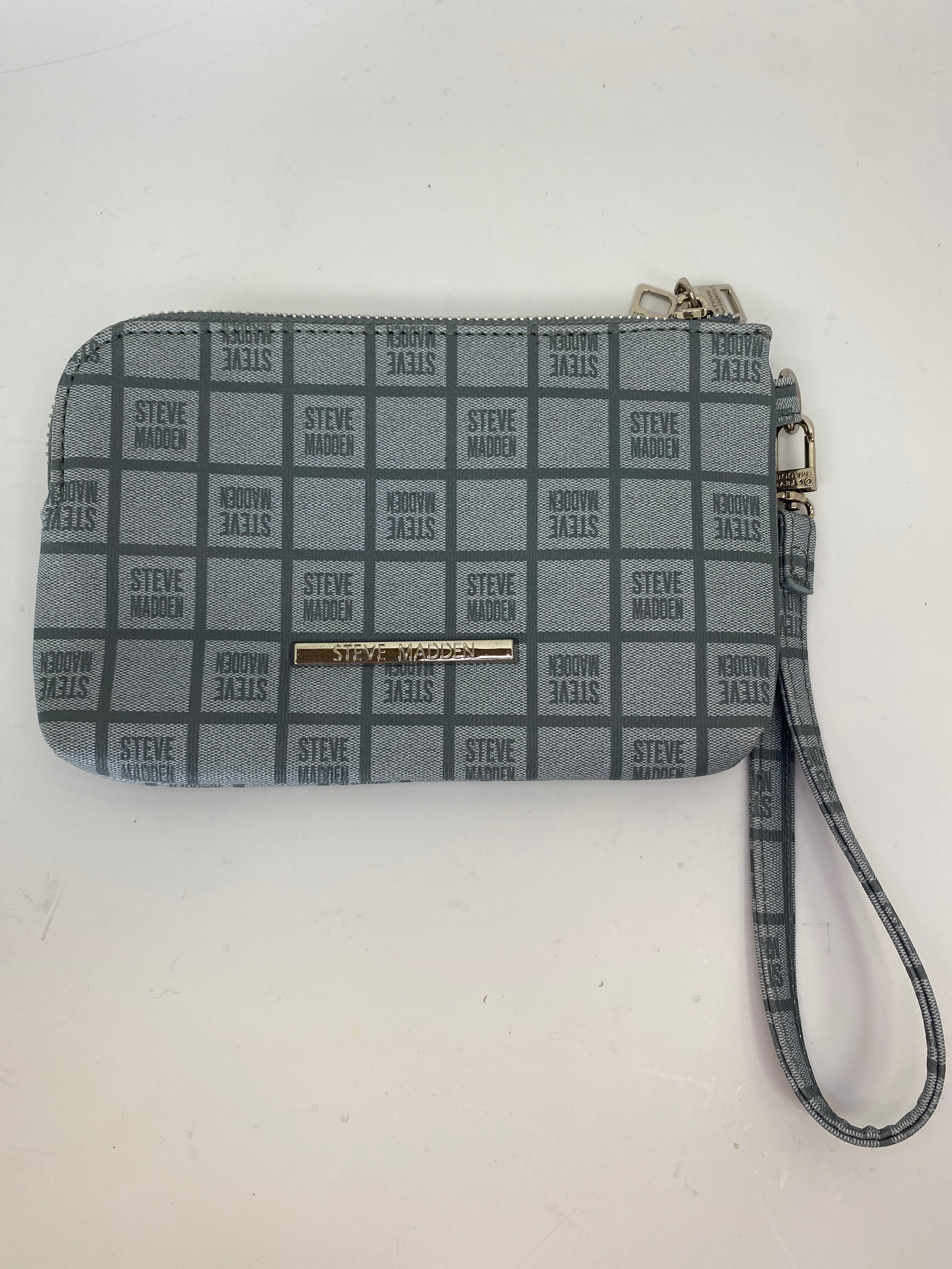 Wristlet By Steve Madden. Size: Large