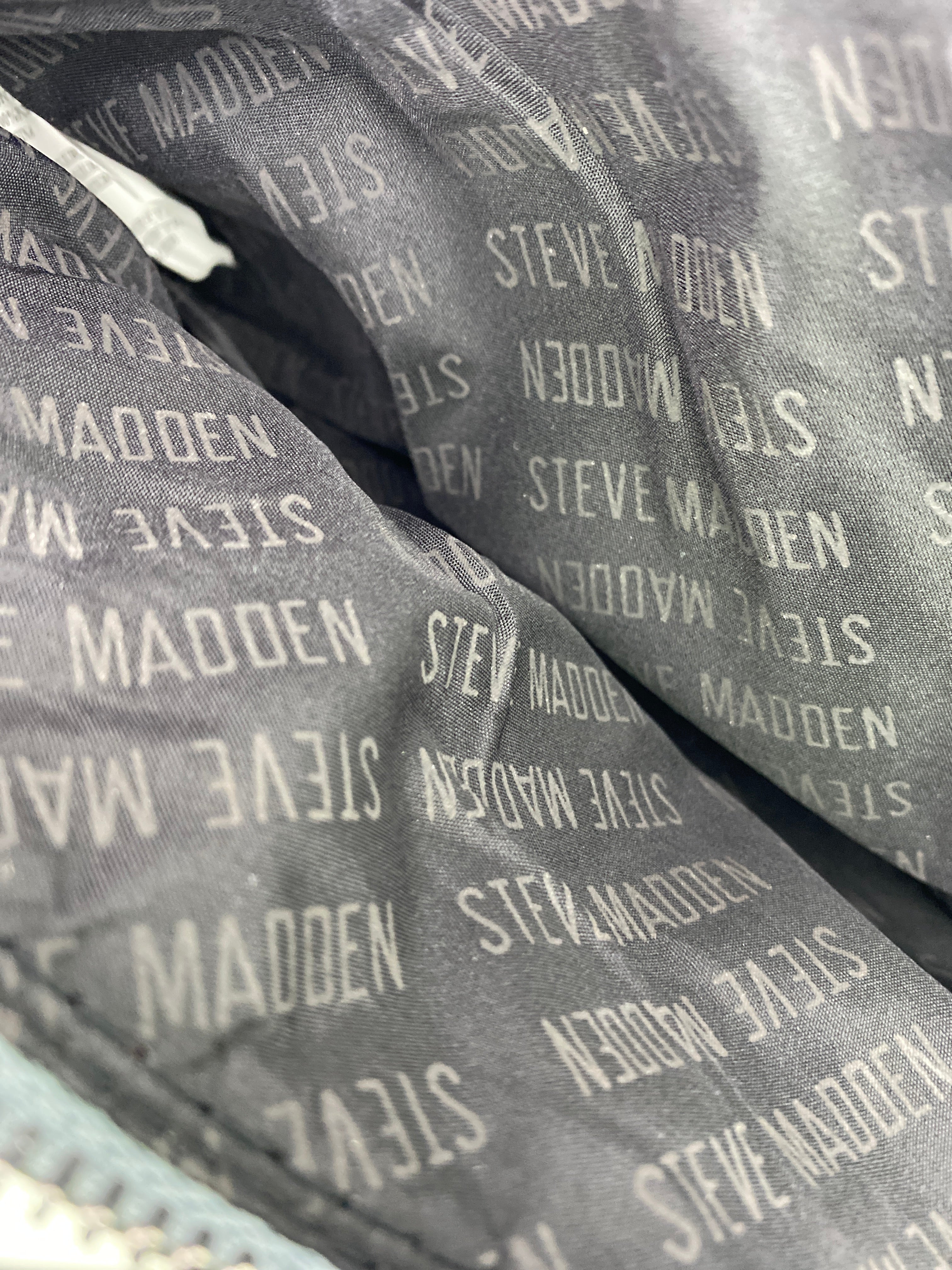 Wristlet By Steve Madden. Size: Large