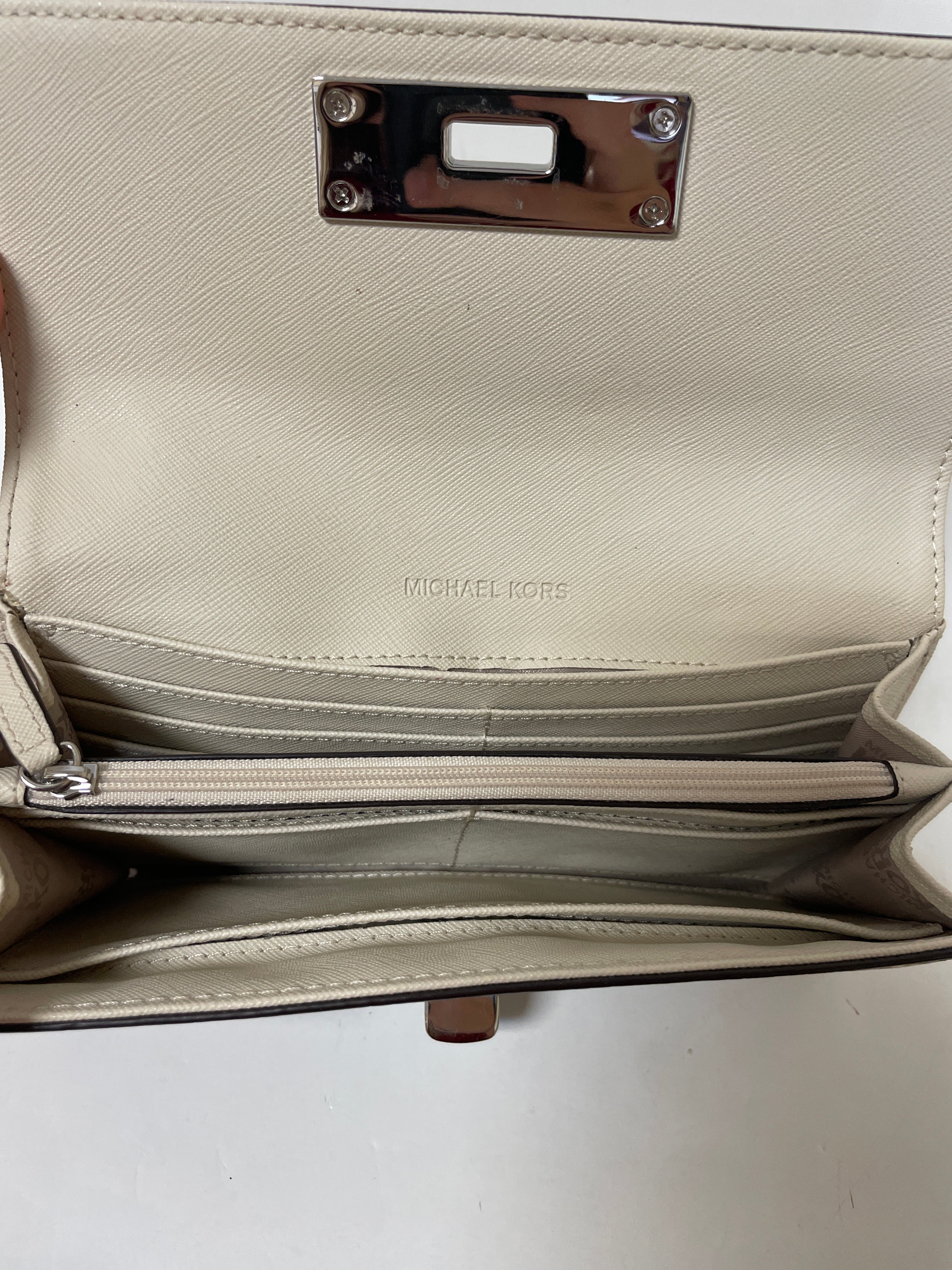 Wallet Designer By Michael Kors. Size: Large