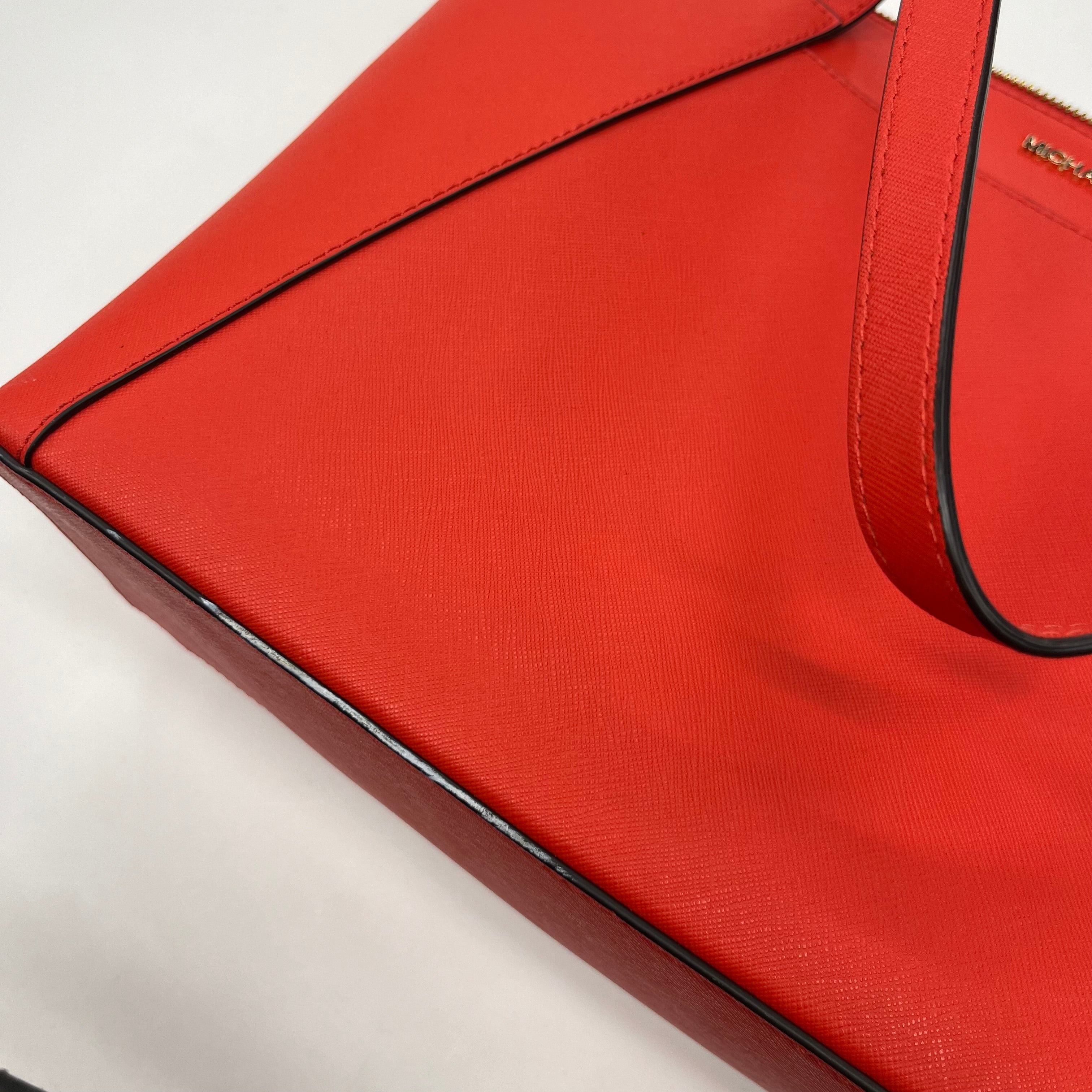 Handbag Designer Michael Kors. Size Large