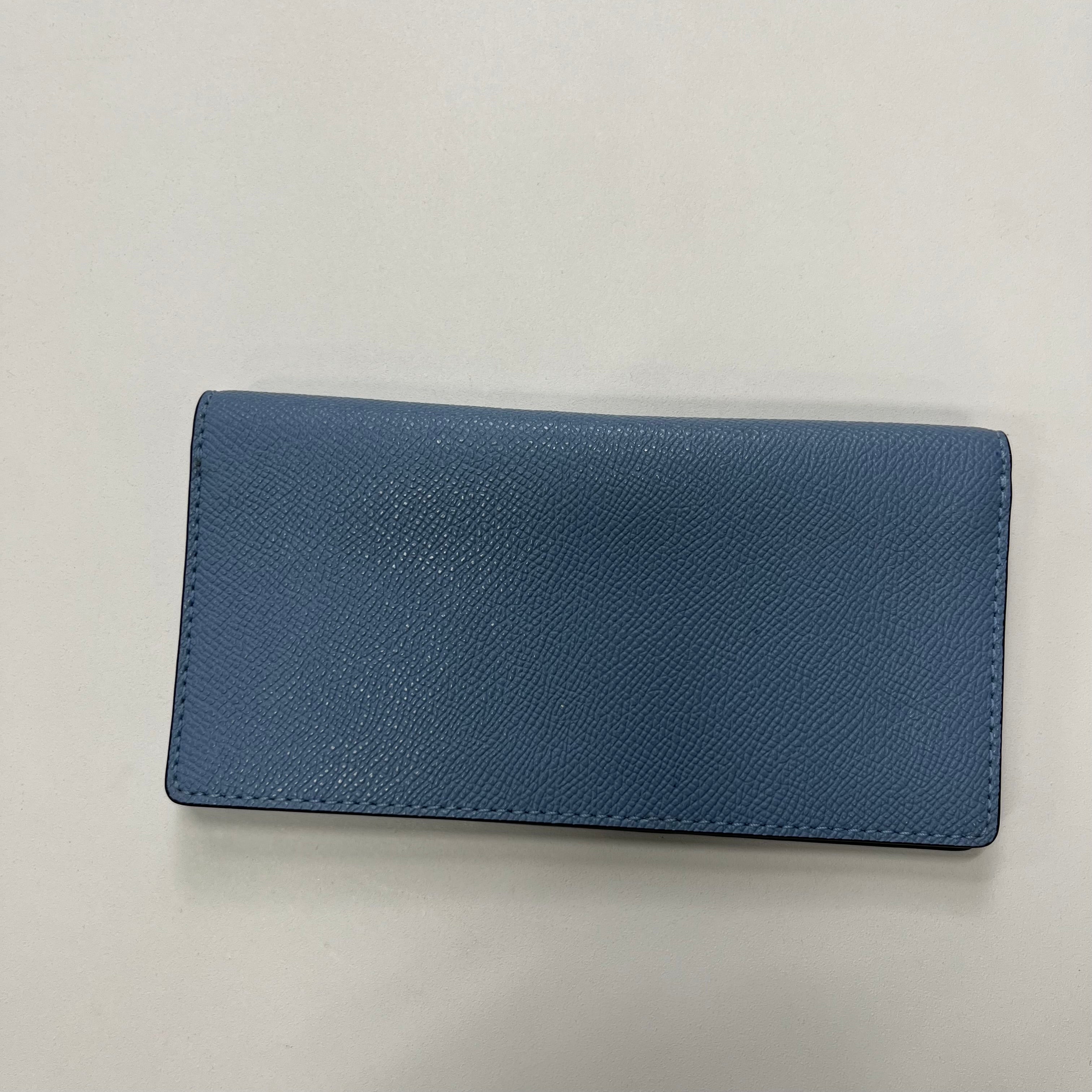 Wallet Coach. Size Medium