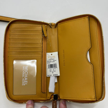 Wristlet Michael Kors NWT. Size Medium