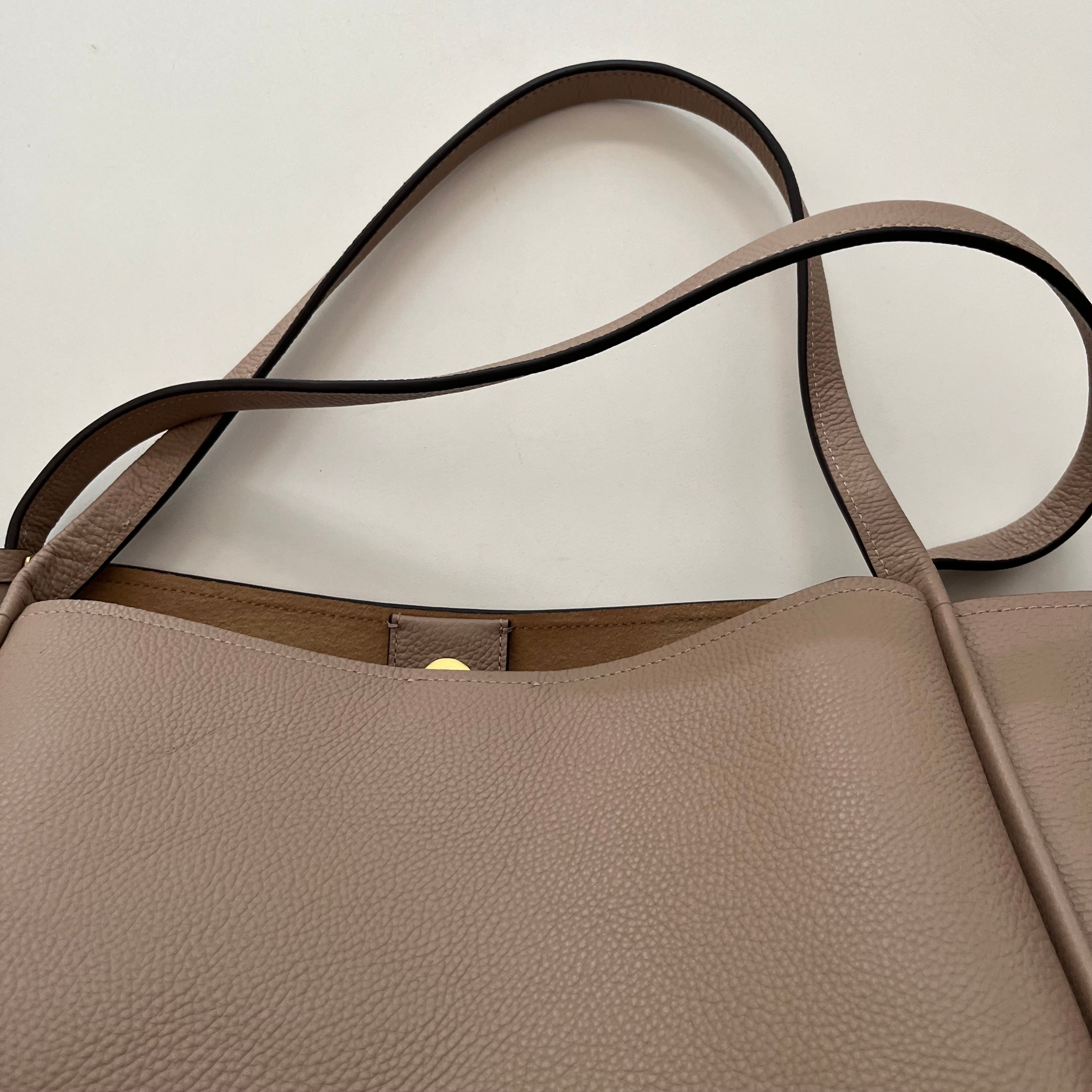 Handbag Designer By Kate Spade. Size: Large