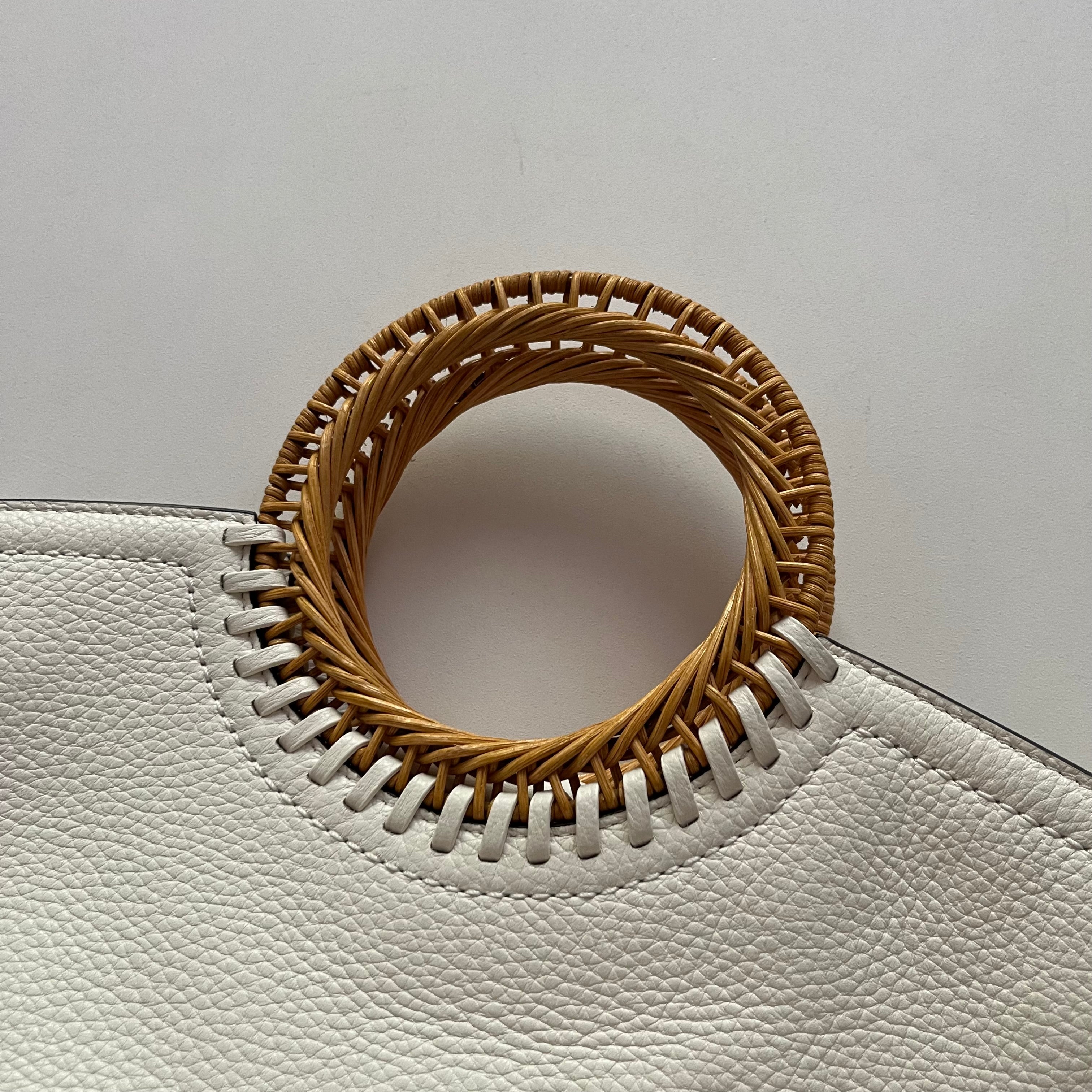 Handbag Designer By Kate Spade. Size: Medium