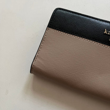 Wallet By Kate Spade. Size: Medium