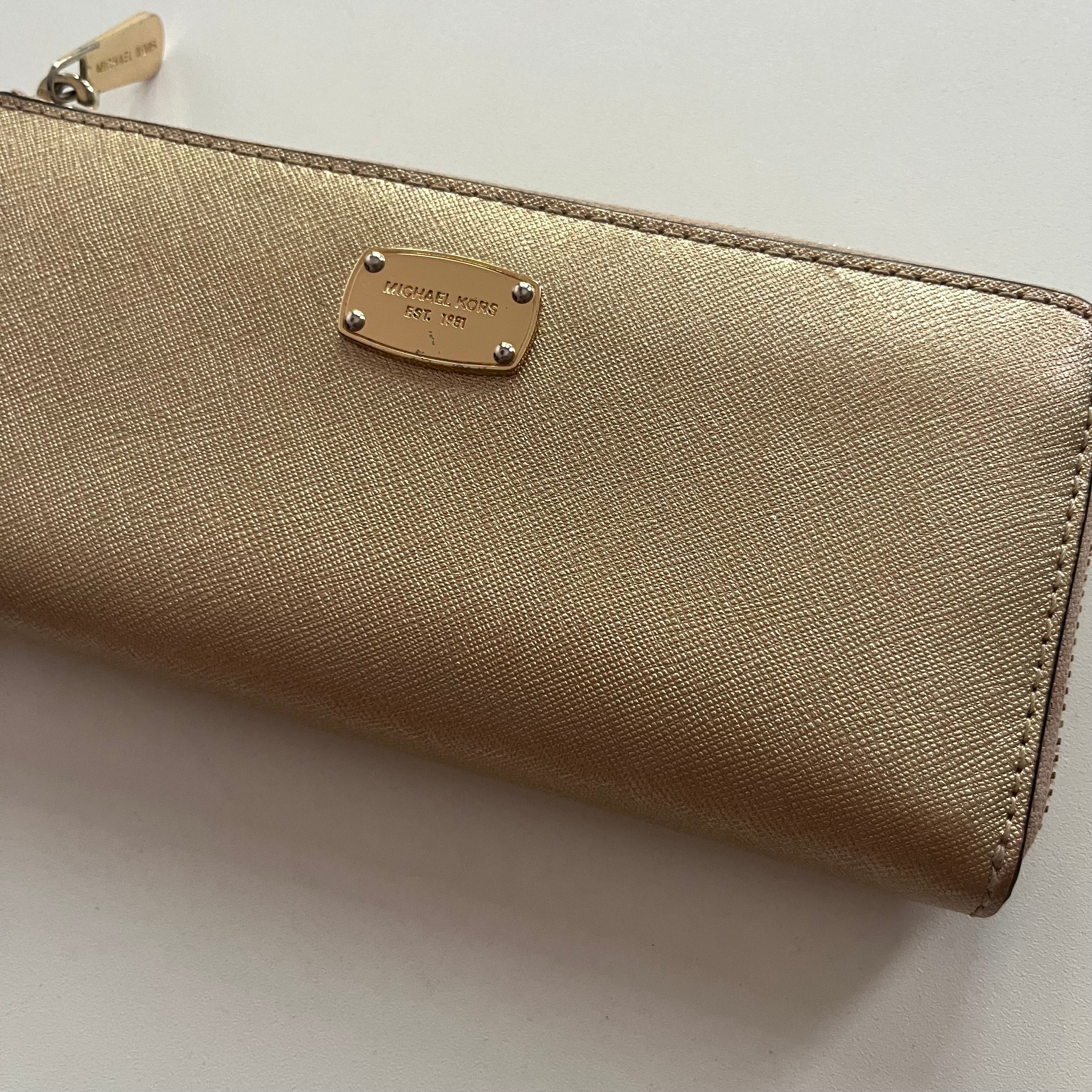 Wallet By Michael Kors O. Size: Large