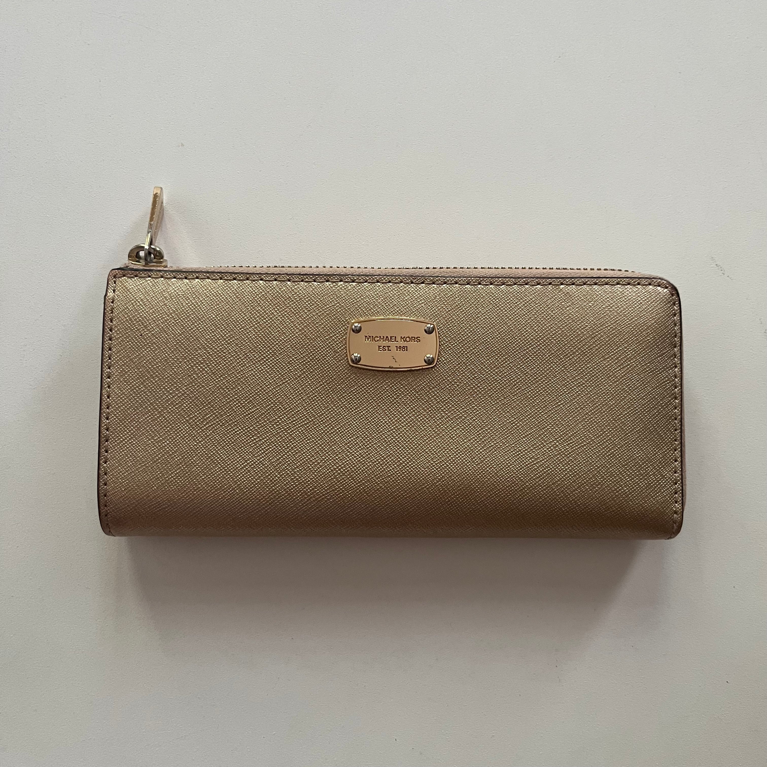 Wallet By Michael Kors O. Size: Large