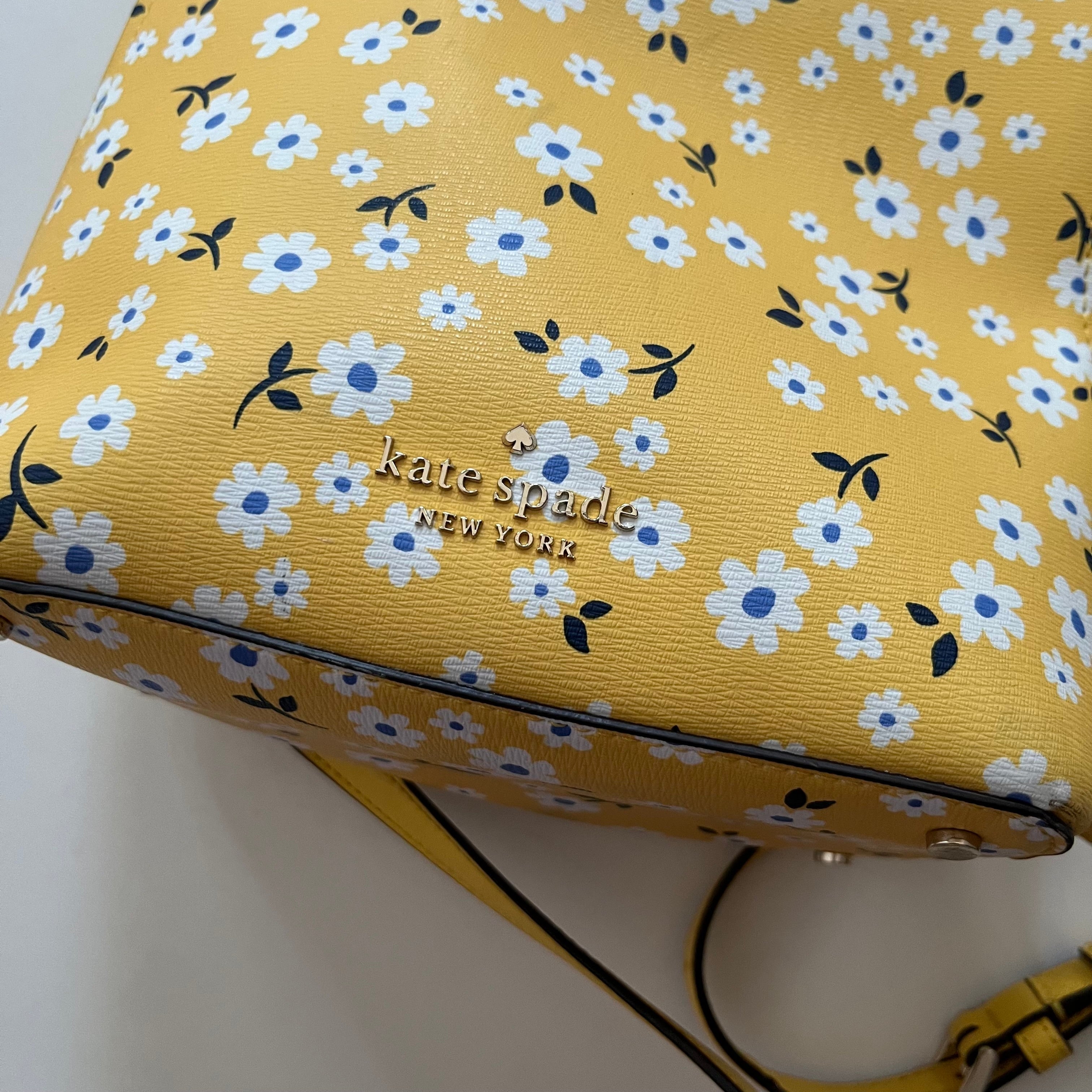 Handbag Designer By Kate Spade. Size: Medium