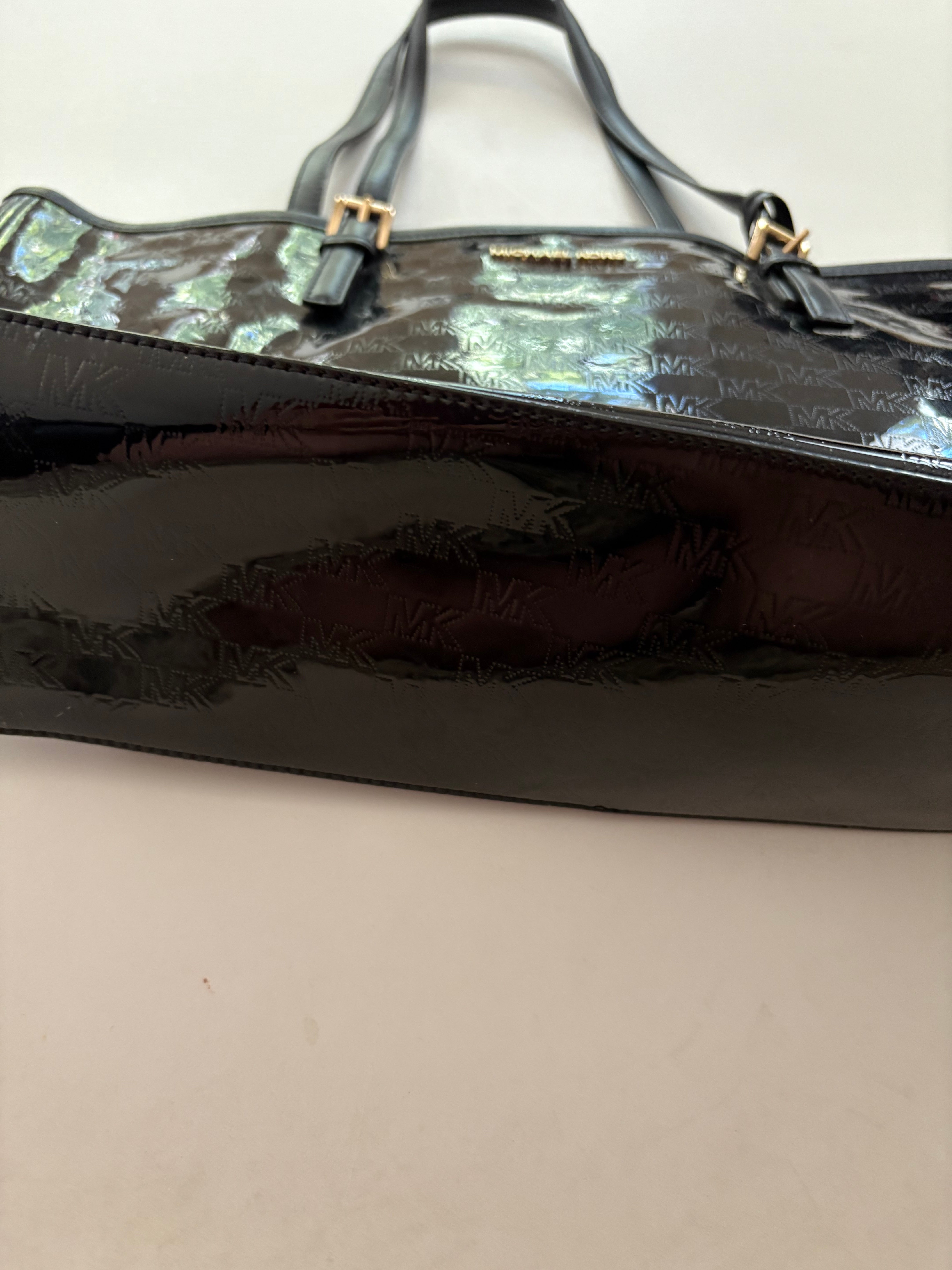 Handbag Designer By Michael Kors. Size: Large