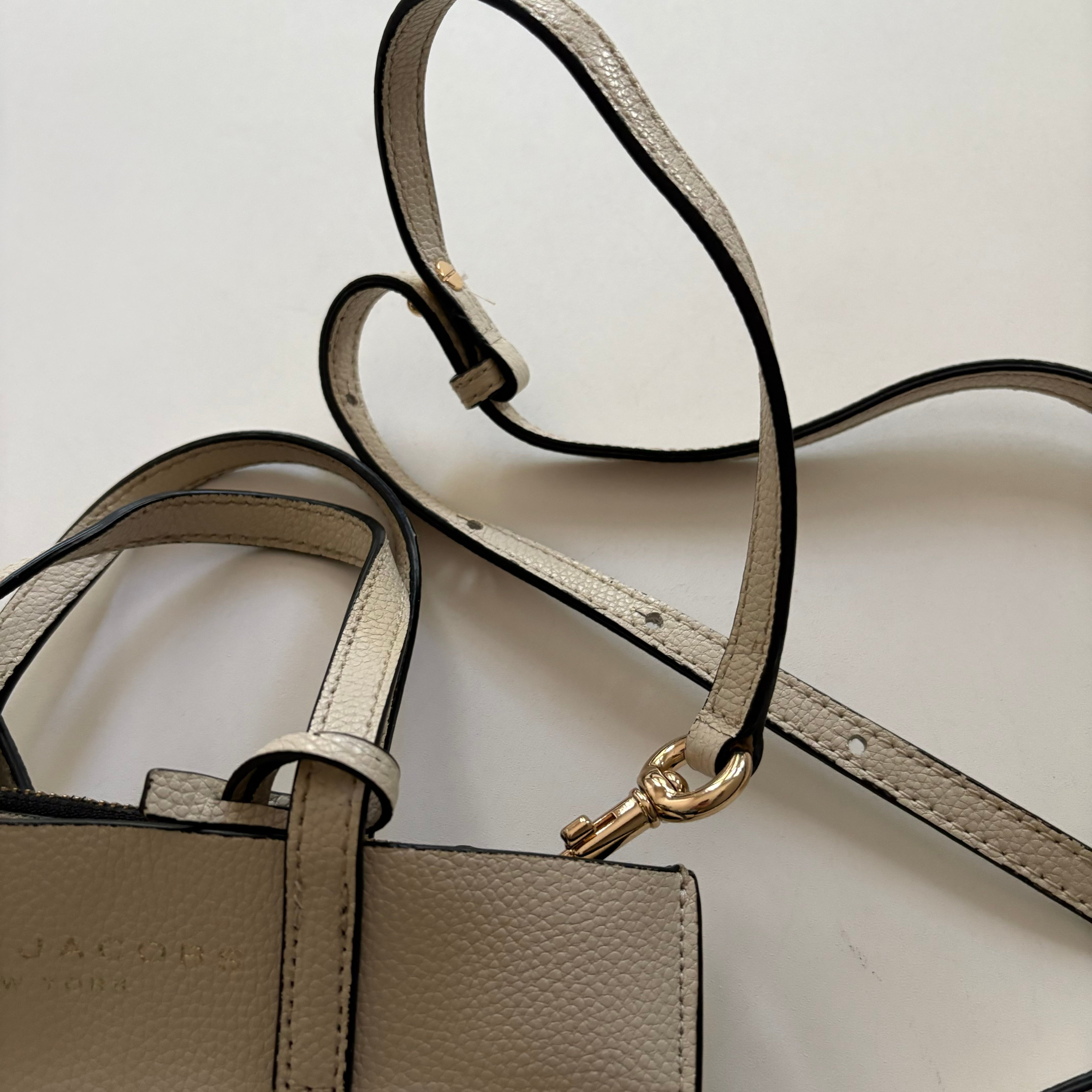 Handbag Designer By Marc By Marc Jacobs. Size: Medium