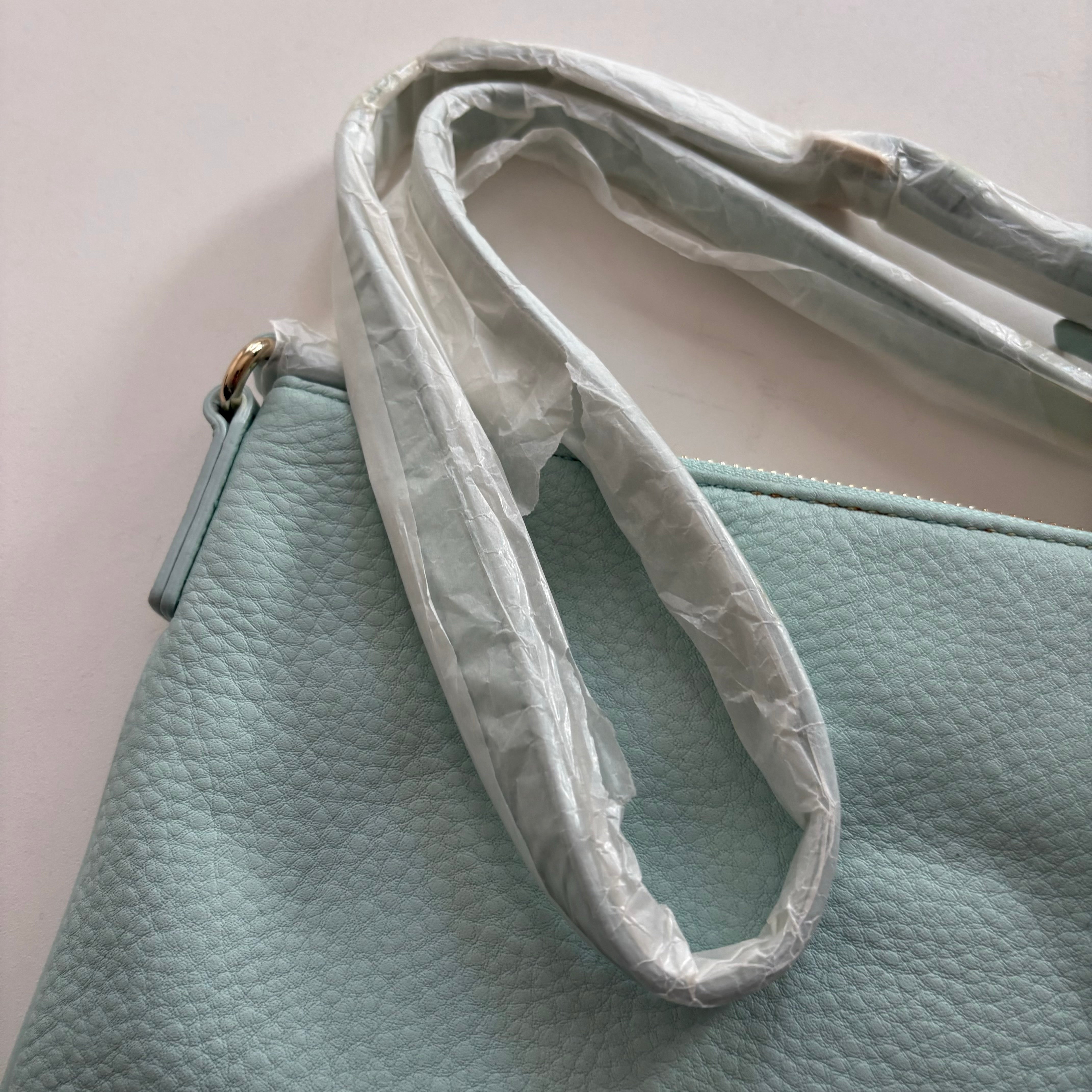 Handbag Designer By Kate Spade. Size: Medium