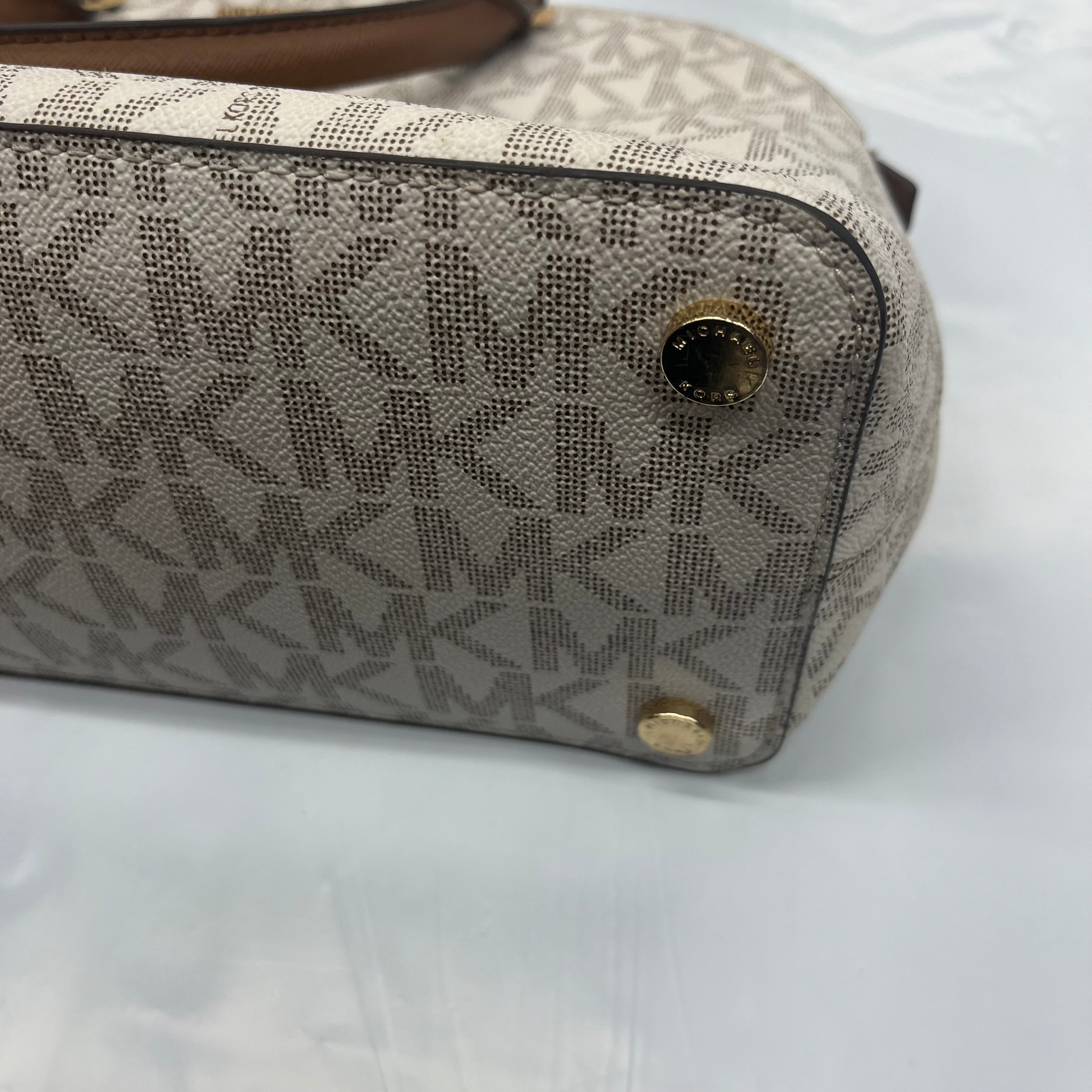 Handbag Designer Michael Kors. Size Medium