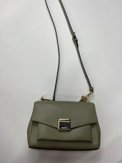 Mint Handbag Designer Michael Kors. Size Medium