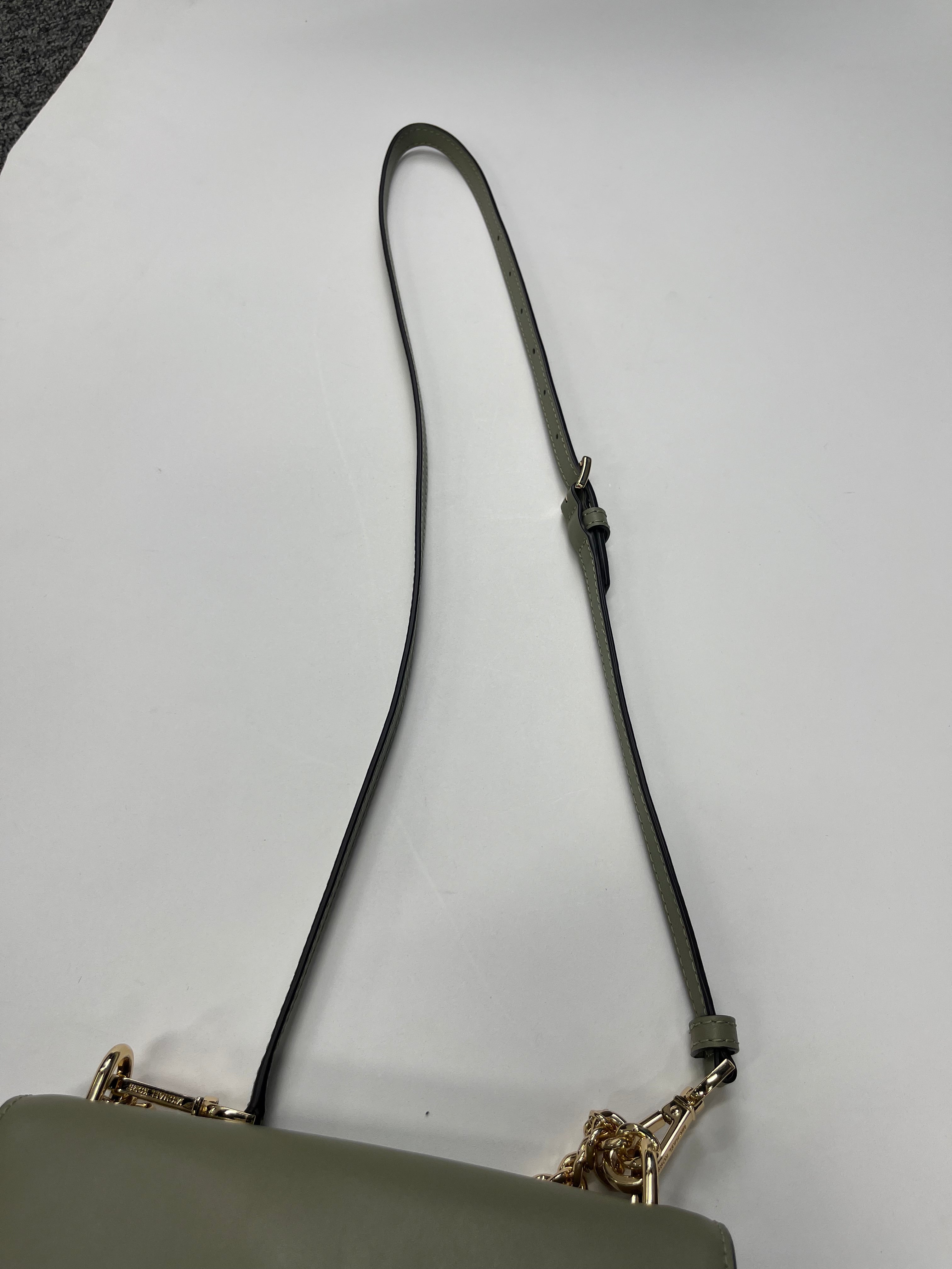Mint Handbag Designer Michael Kors. Size Medium