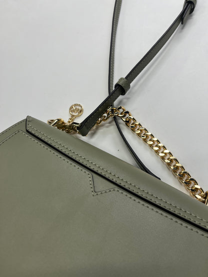 Mint Handbag Designer Michael Kors. Size Medium