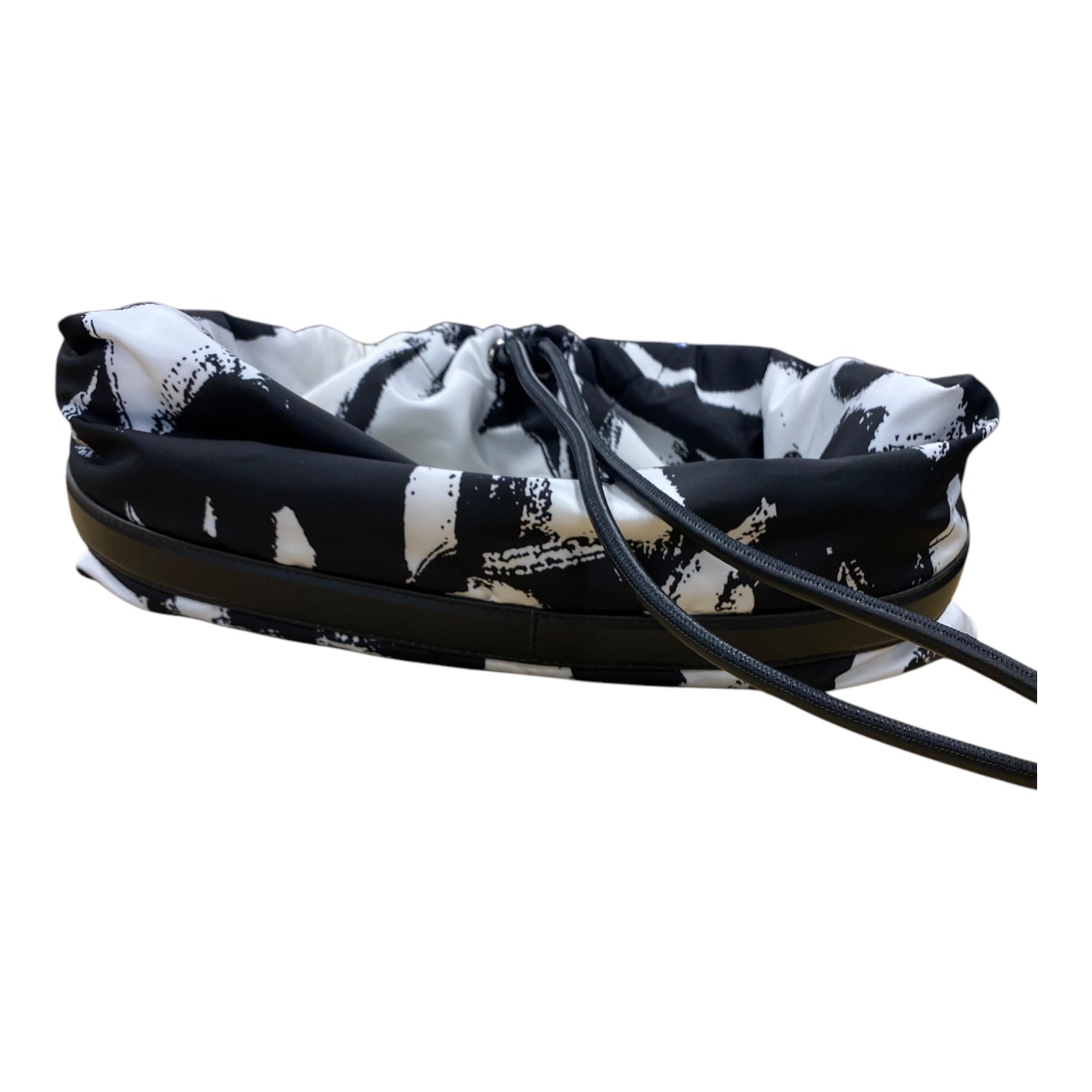 HANDBAG LUXURY DESIGNER by ALEXANDER MCQUEEN In BLACK & WHITE. Size: MEDIUM