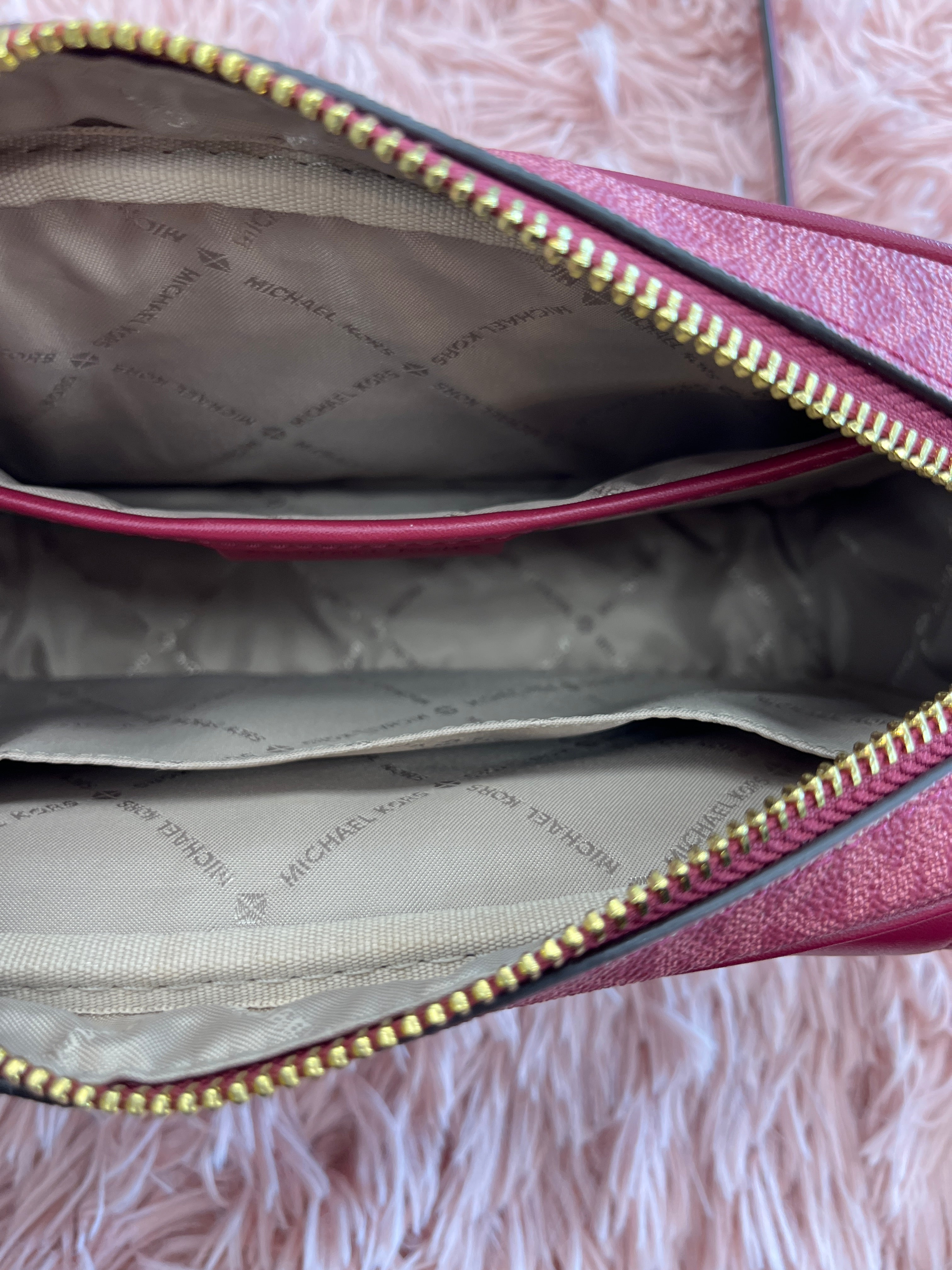 Crossbody Designer Michael By Michael Kors. Size Small