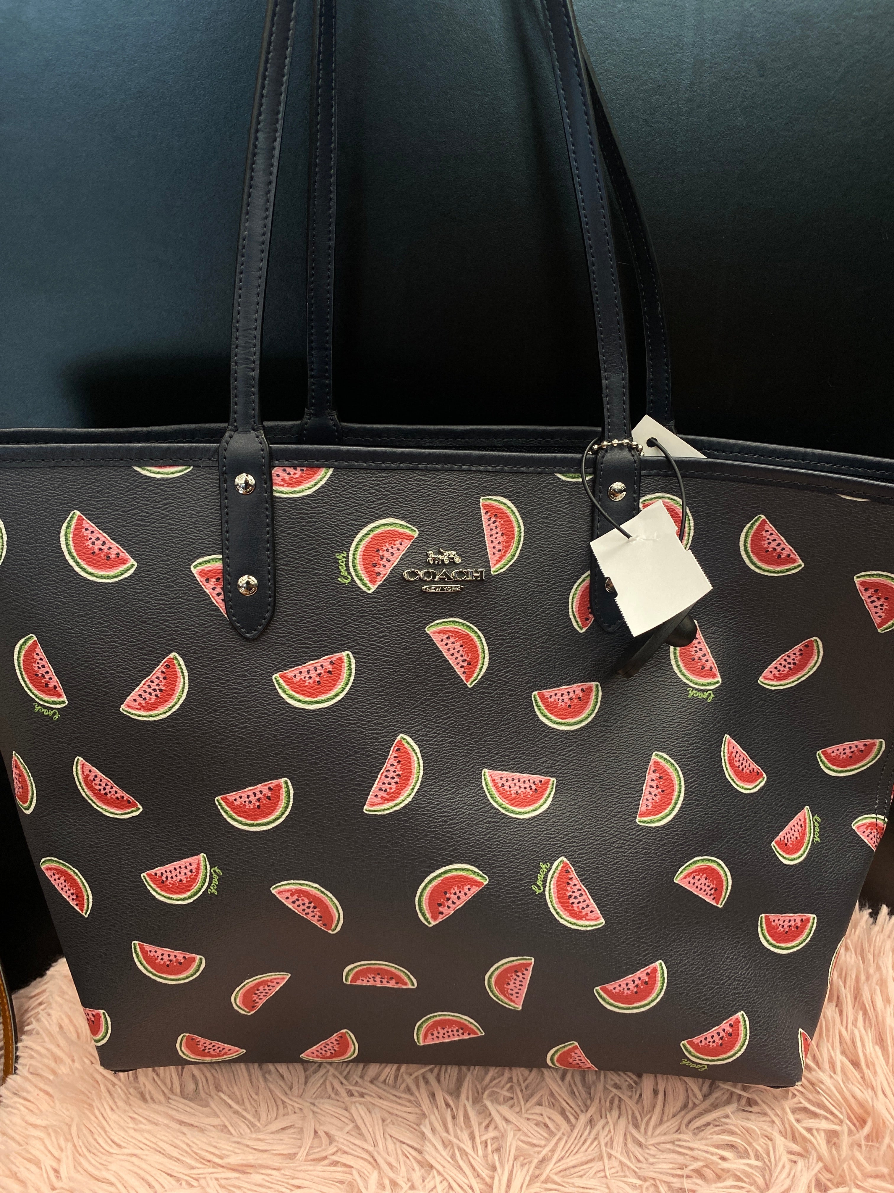 Handbag Designer By Coach. Size: Large