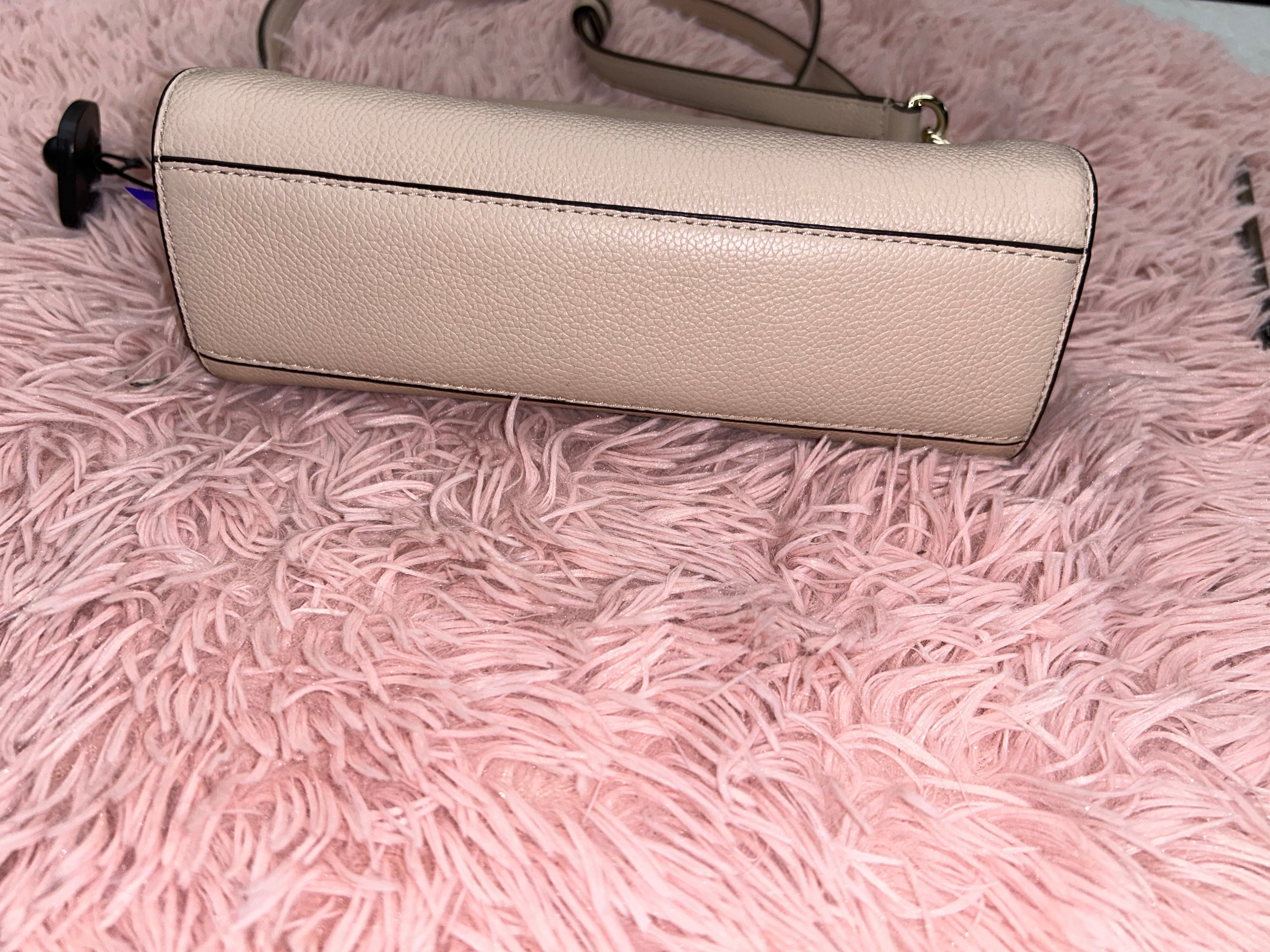 Crossbody Designer Kate Spade. Size Small
