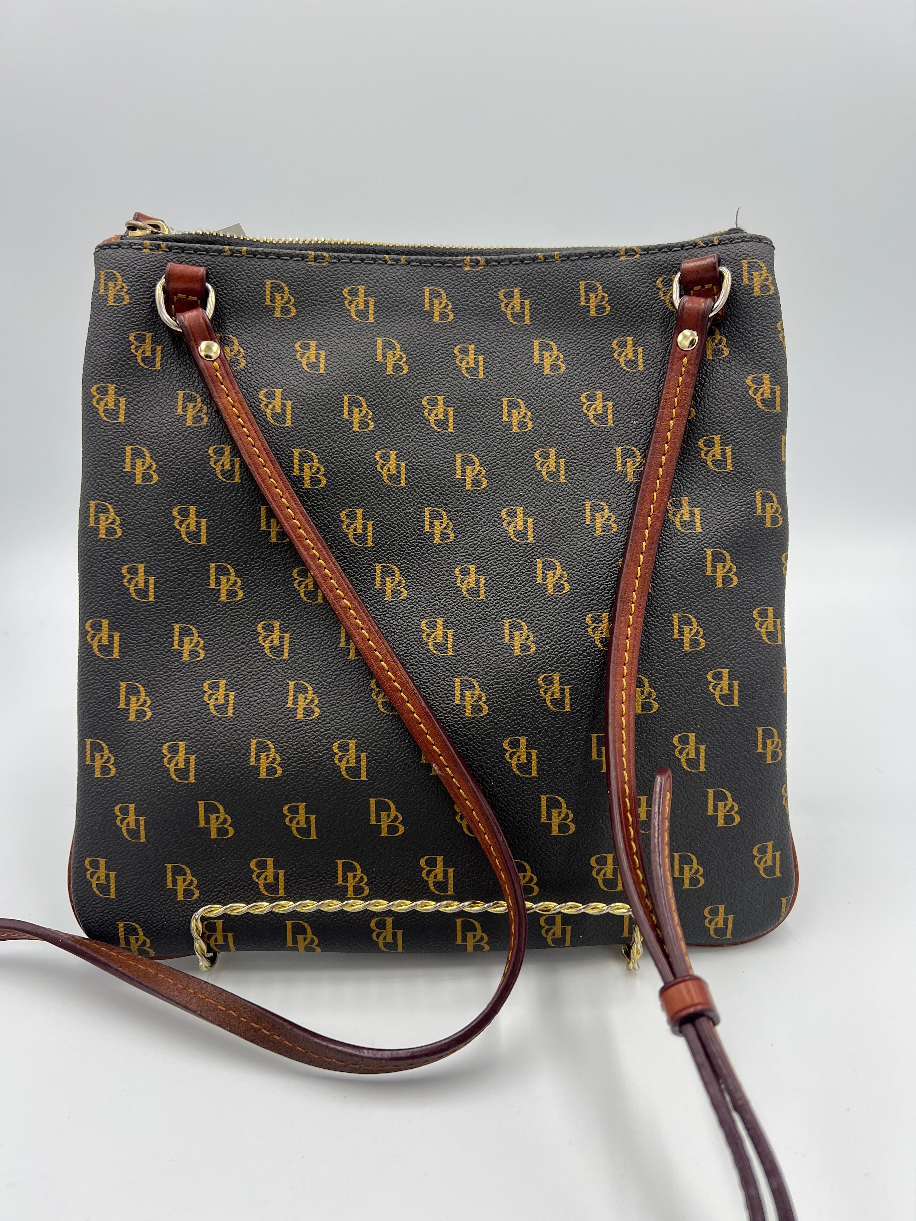 Crossbody Designer Dooney And Bourke. Size Medium