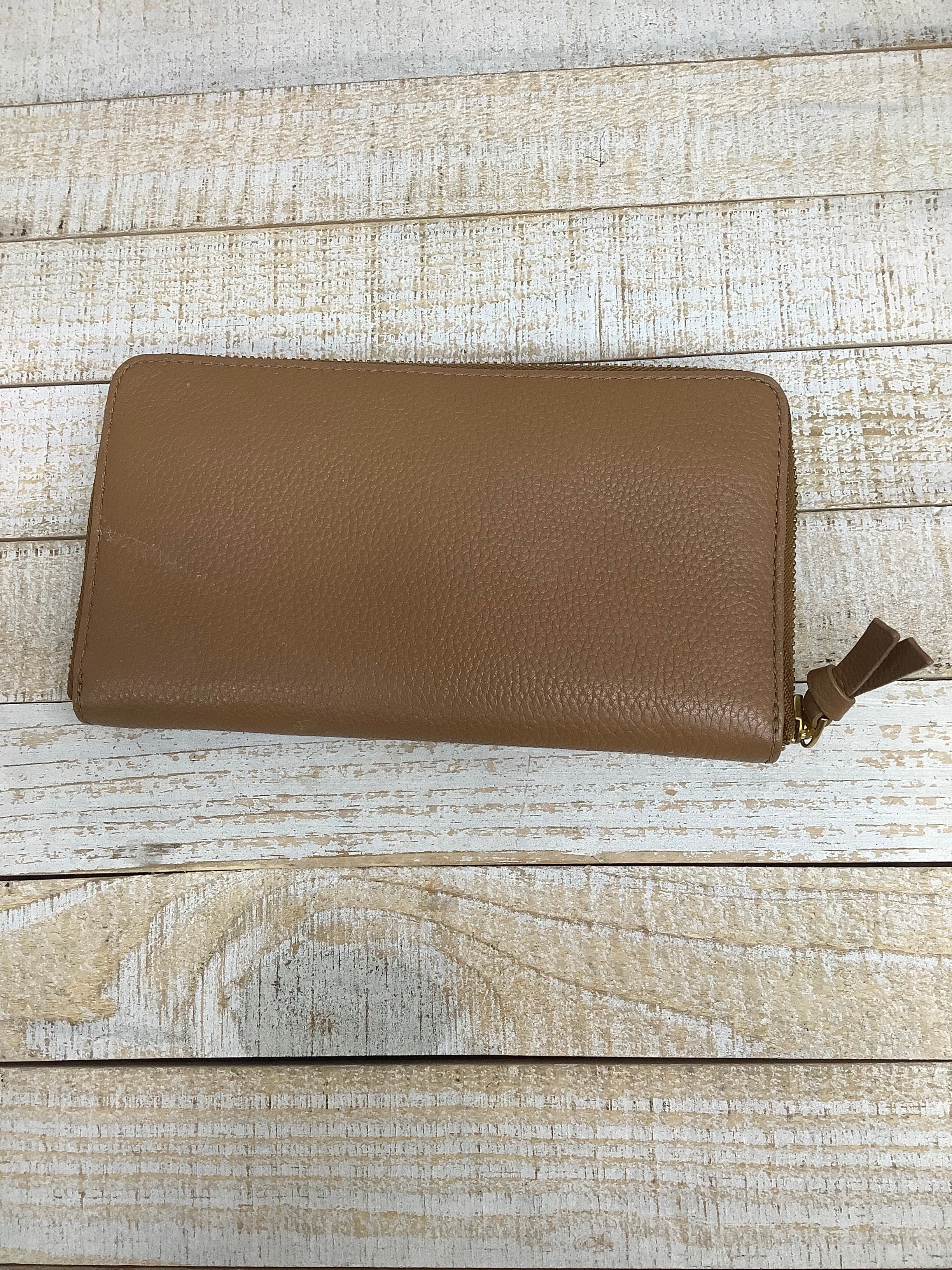 Wallet Designer Tory Burch. Size Medium