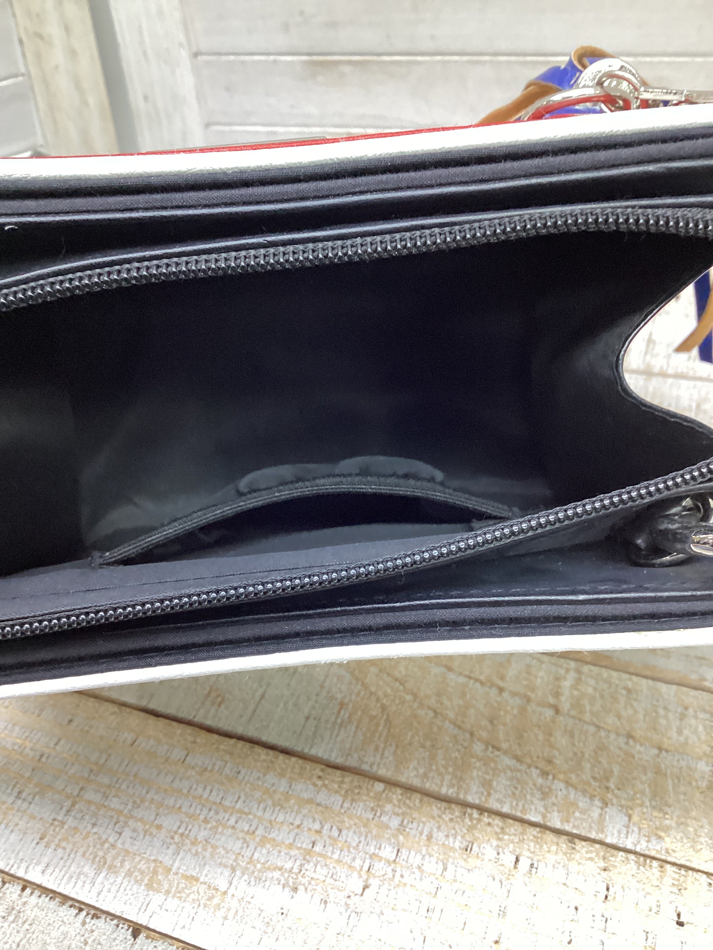 Crossbody Miche. Size Small