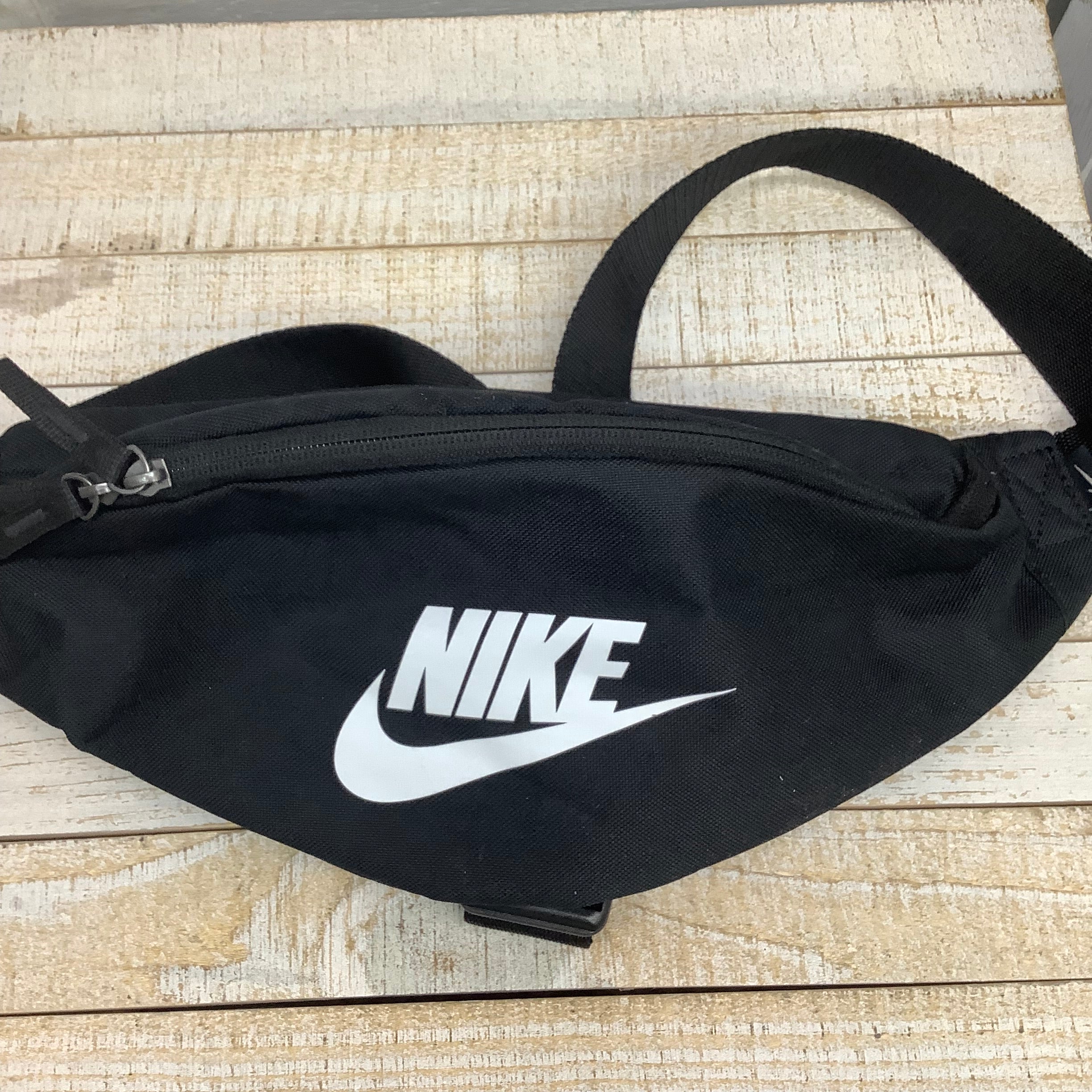 Belt Bag Nike. Size Medium