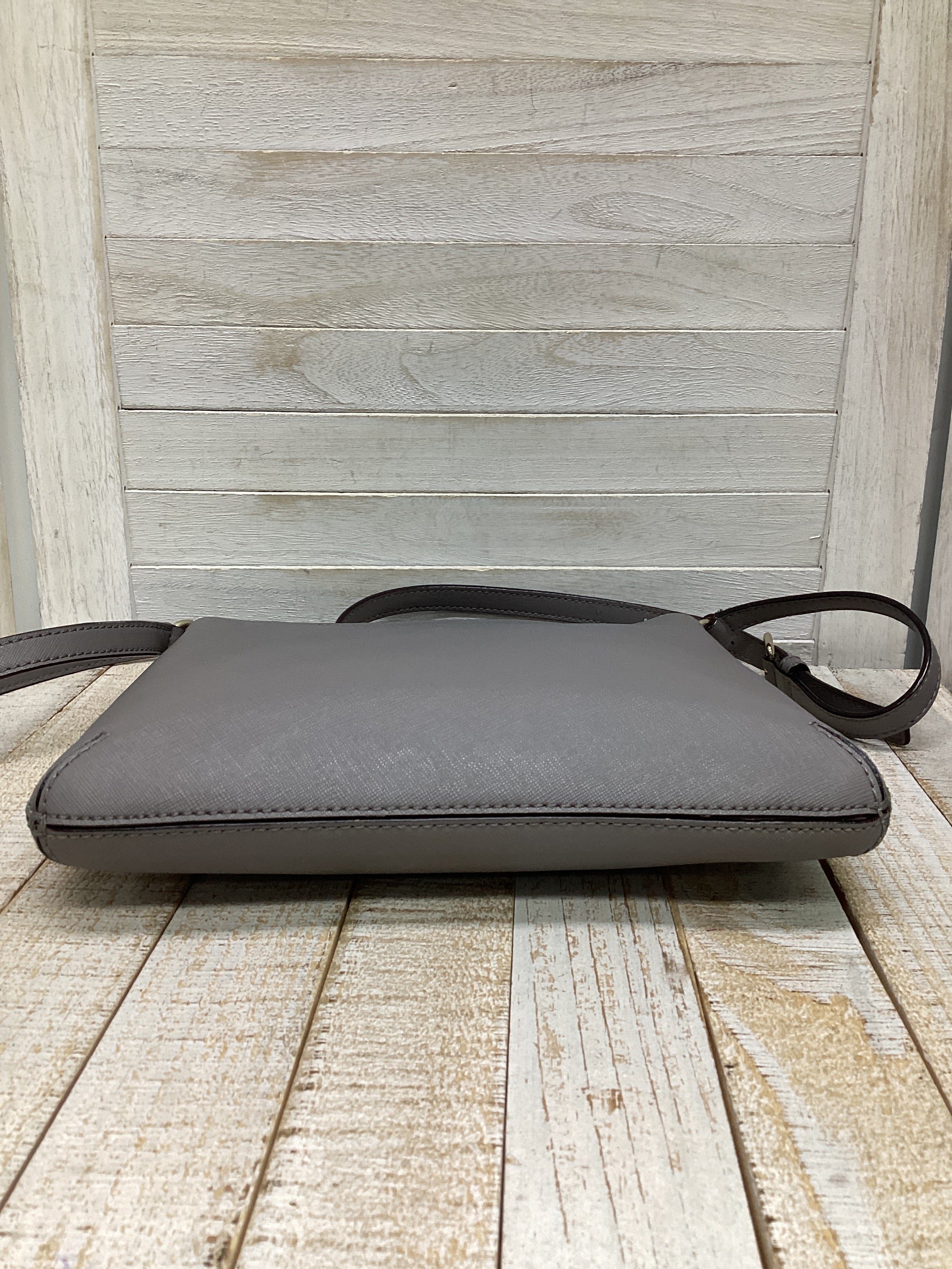 Crossbody Designer Kate Spade. Size Medium