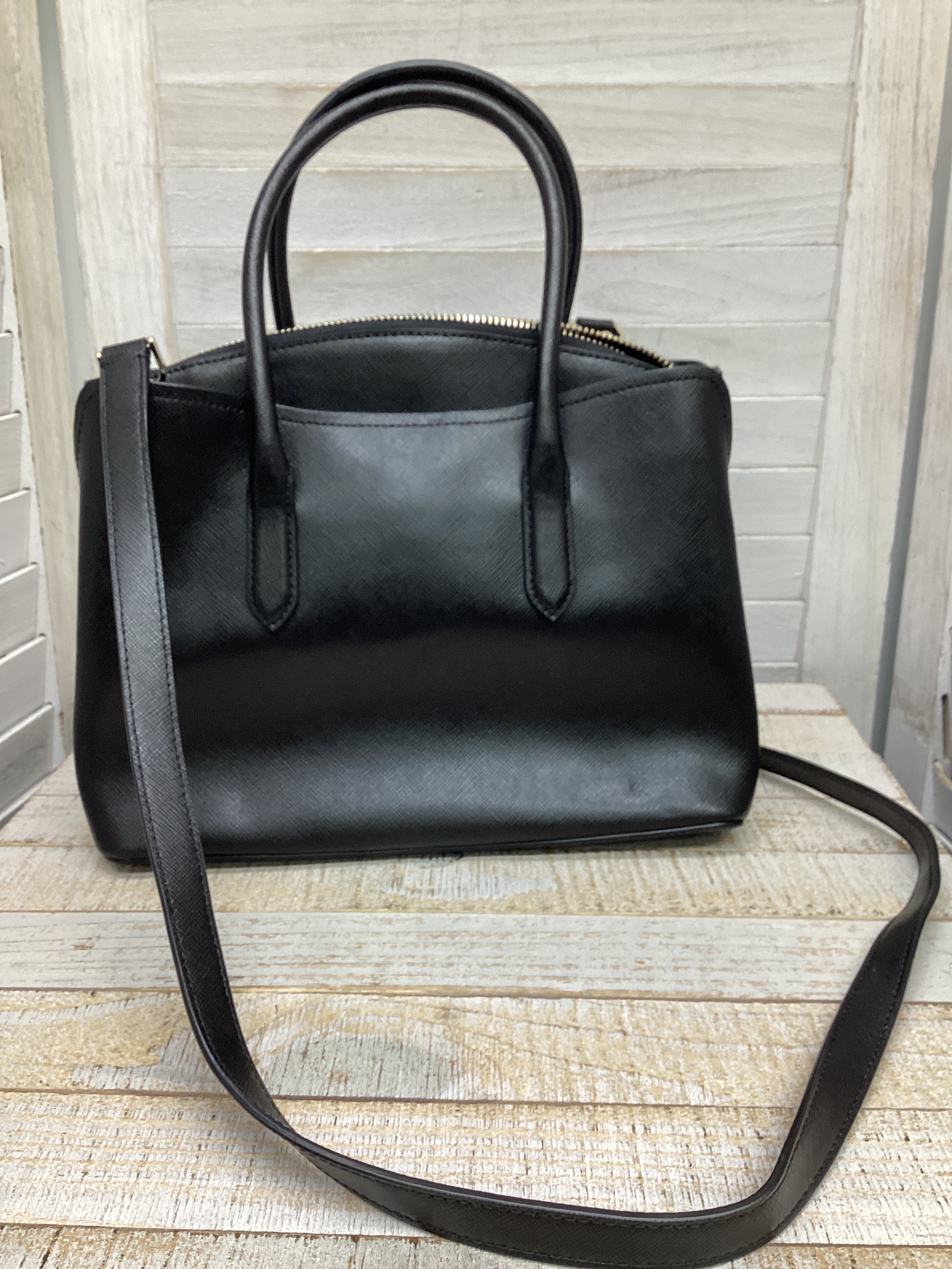 Crossbody Designer By Kate Spade. Size: Small