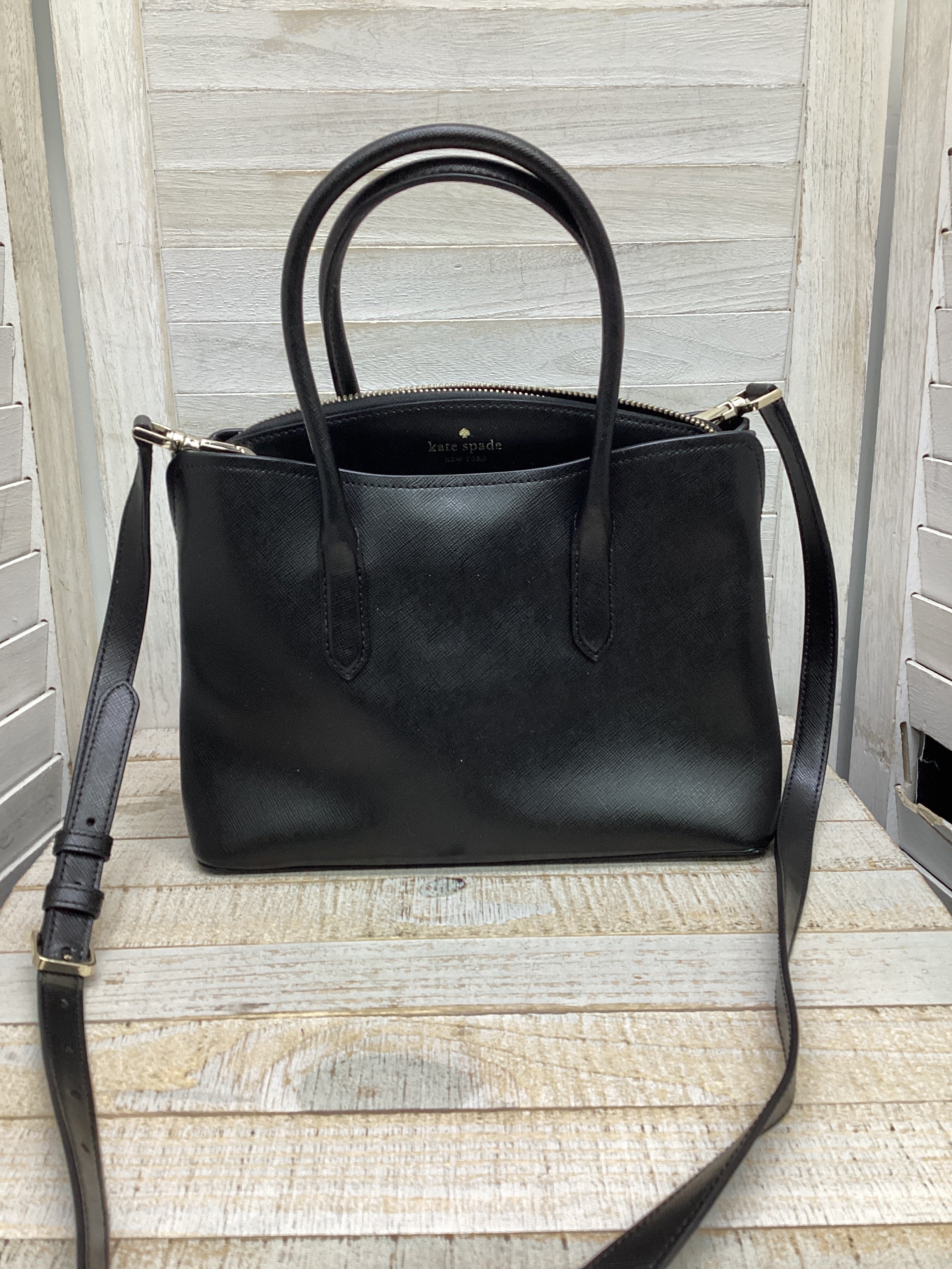 Crossbody Designer By Kate Spade. Size: Small