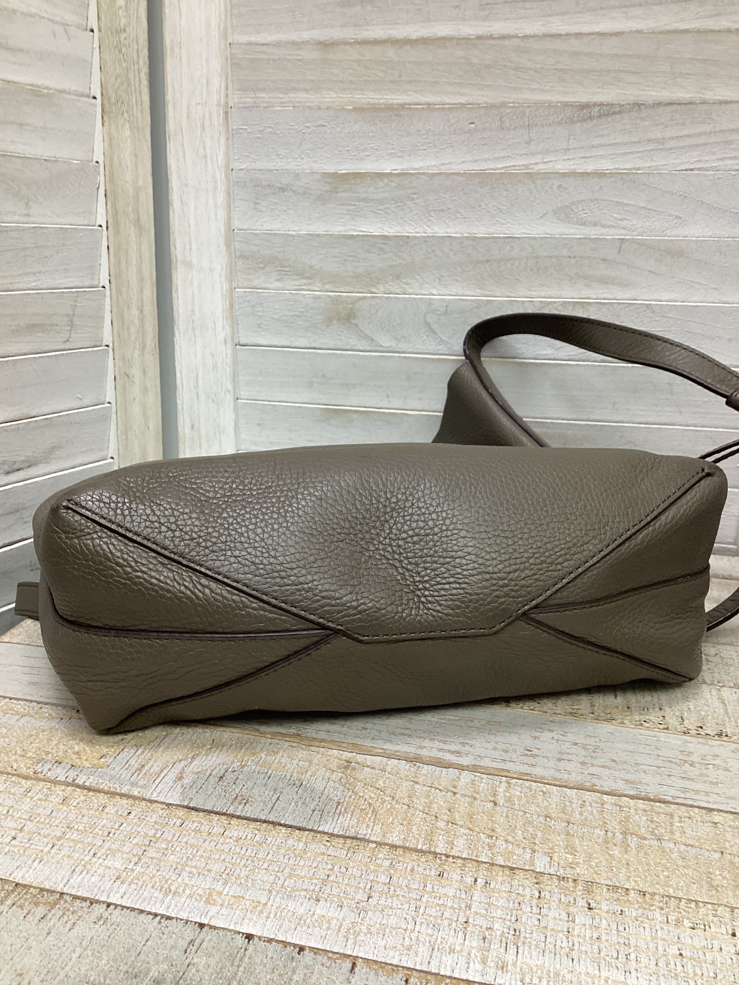 Crossbody Designer By Michael Kors. Size: Medium