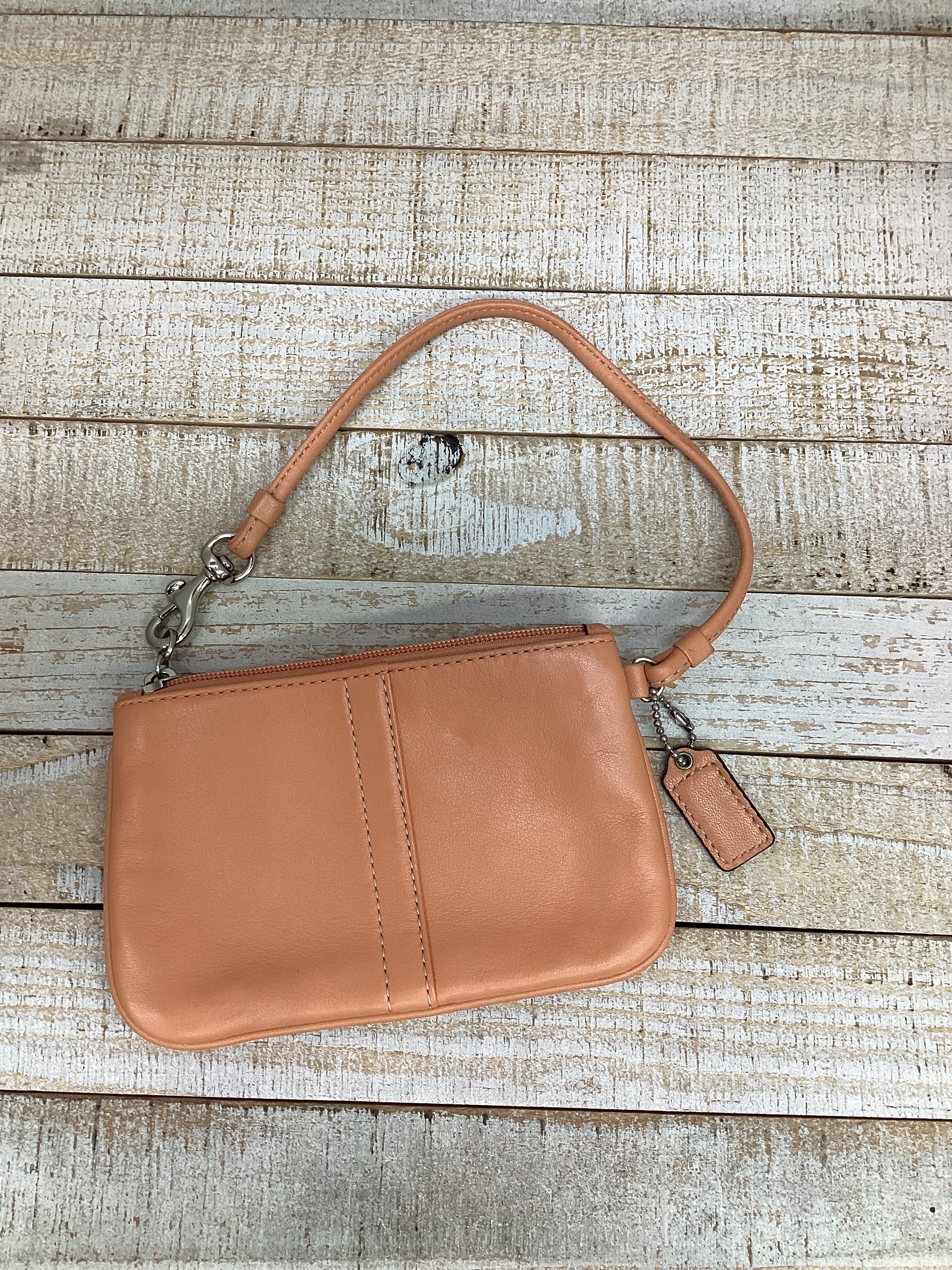 Wristlet Designer By Clothes Mentor. Size: Small