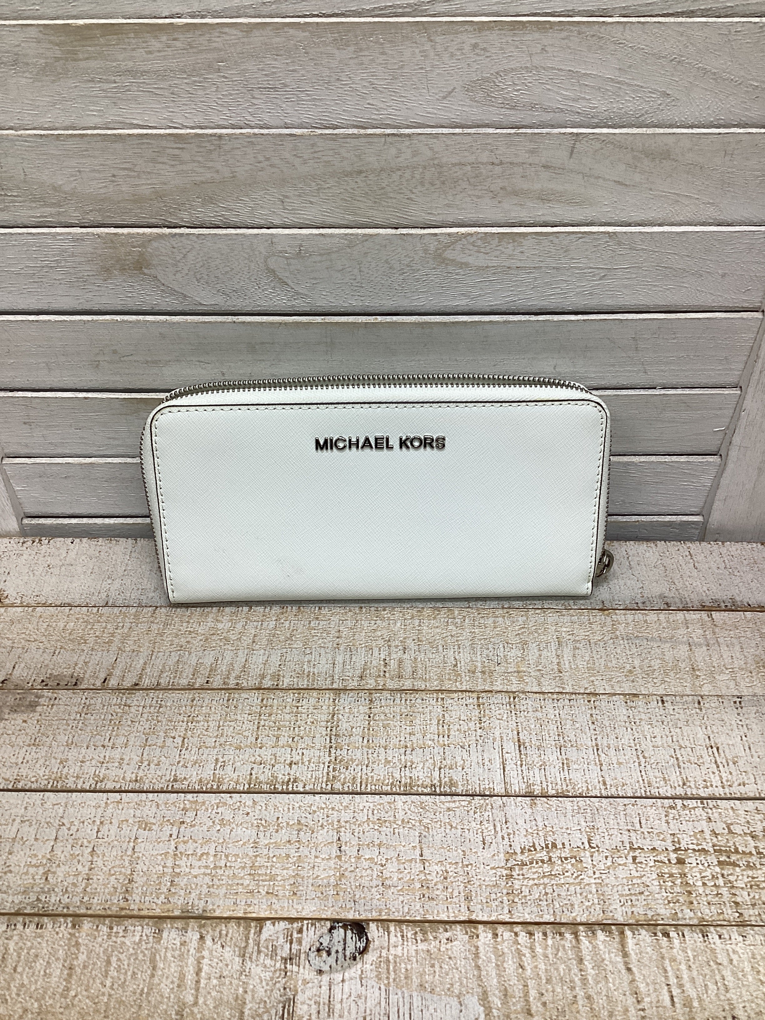 Wallet Designer By Michael Kors. Size: Medium