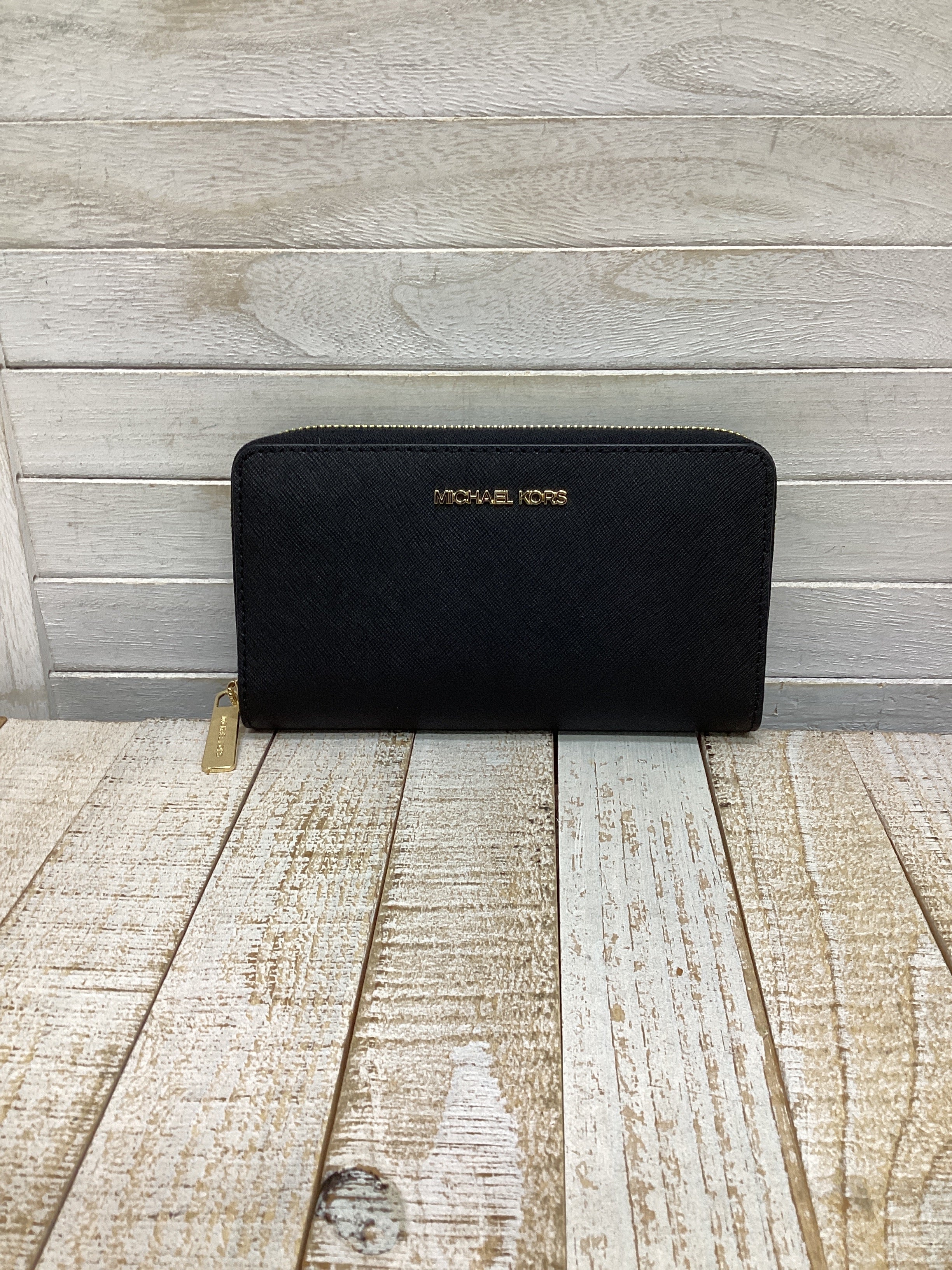 Wallet Designer By Michael Kors. Size: Medium
