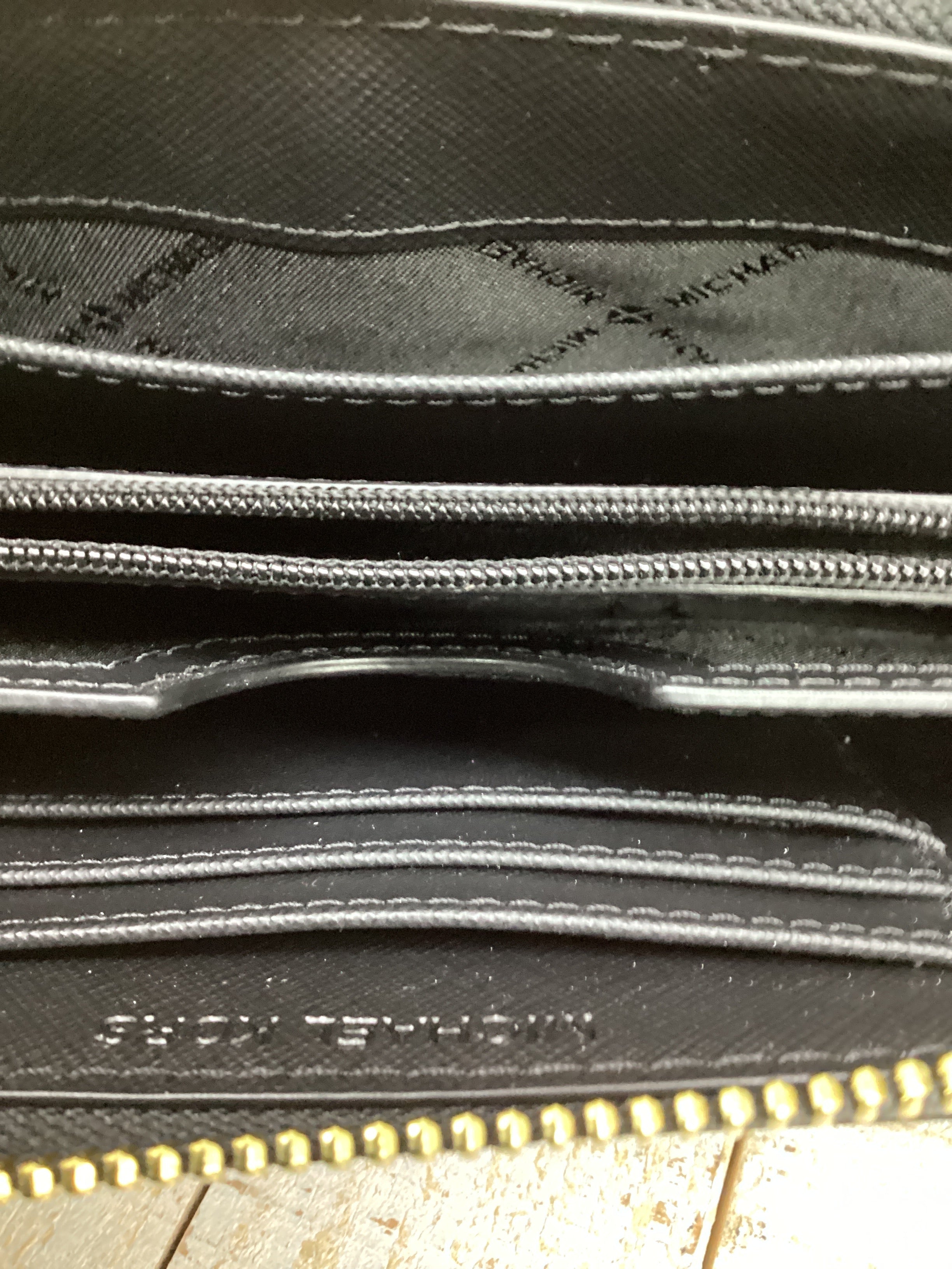 Wallet Designer By Michael Kors. Size: Medium