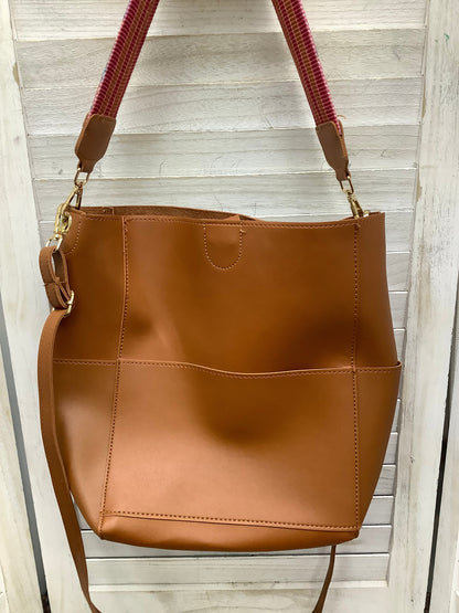 Crossbody By Clothes Mentor. Size: Large
