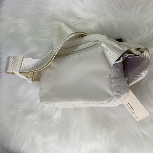 Belt Bag By Clothes Mentor. Size: Small