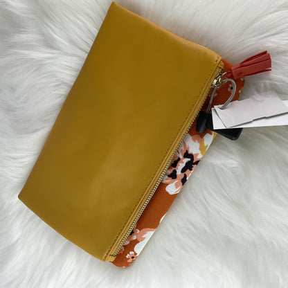 Wristlet Designer By Rachel Pally. Size: Large