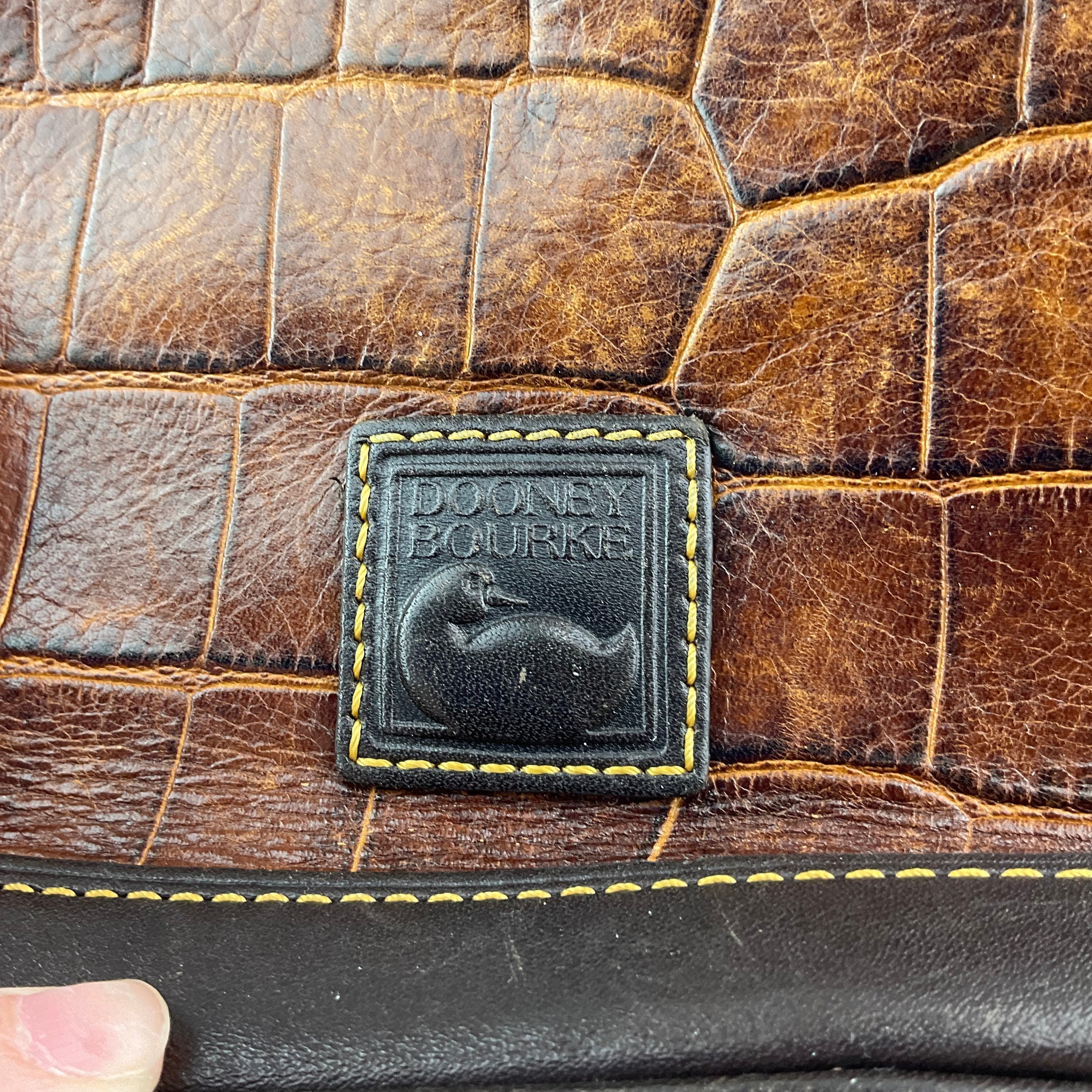 Makeup Bag Designer Dooney And Bourke. Size Small