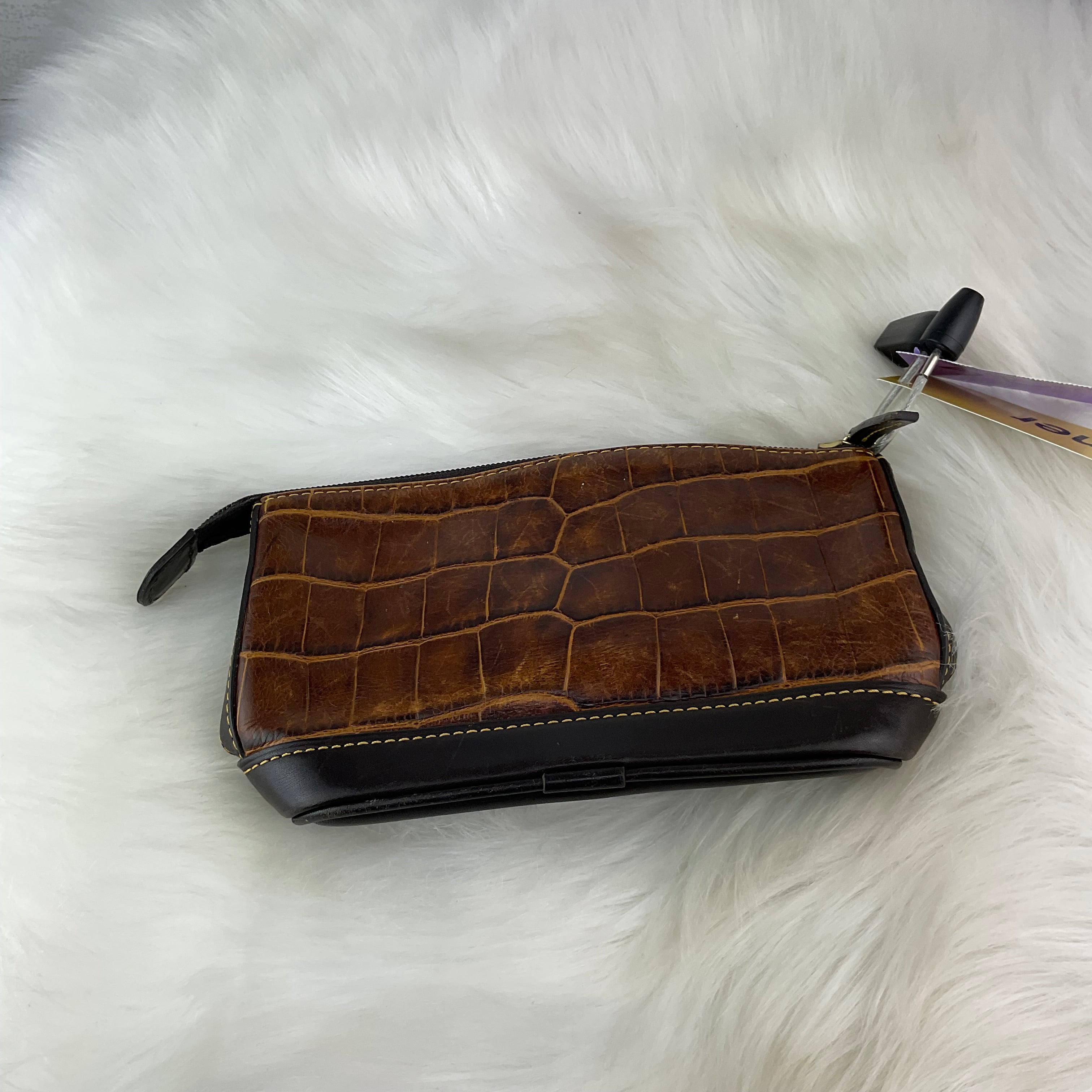 Makeup Bag Designer Dooney And Bourke. Size Small