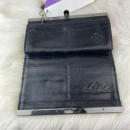 Wallet Designer Patricia Nash. Size Medium